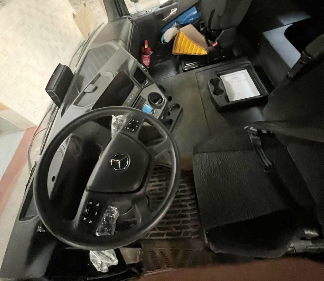 Mercedes-Benz Arocs 1840 K 4x2 Arocs 1840 K 4x2, MultimediaCockpit, 2x Nebenantrieb, NMV & Motorabtrieb - Leasing Mercedes-Benz Arocs 1840 K 4x2 Arocs 1840 K 4x2, MultimediaCockpit, 2x Nebenantrieb, NMV & Motorabtrieb: das Bild 8 Mercedes-Benz Arocs 1840 K 4x2 Arocs 1840 K 4x2, MultimediaCockpit, 2x Nebenantrieb, NMV & Motorabtrieb - Leasing Mercedes-Benz Arocs 1840 K 4x2 Arocs 1840 K 4x2, MultimediaCockpit, 2x Nebenantrieb, NMV & Motorabtrieb: das Bild 8