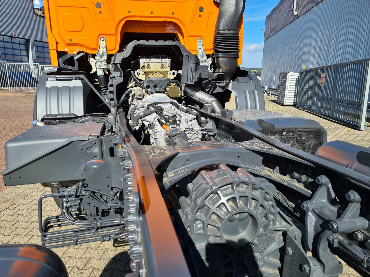 Mercedes-Benz Arocs 2033 A 4x4 Arocs 2033 A 4x4, Grounder, Motorabtrieb - Fahrgestell LKW: das Bild 2 Mercedes-Benz Arocs 2033 A 4x4 Arocs 2033 A 4x4, Grounder, Motorabtrieb - Fahrgestell LKW: das Bild 2