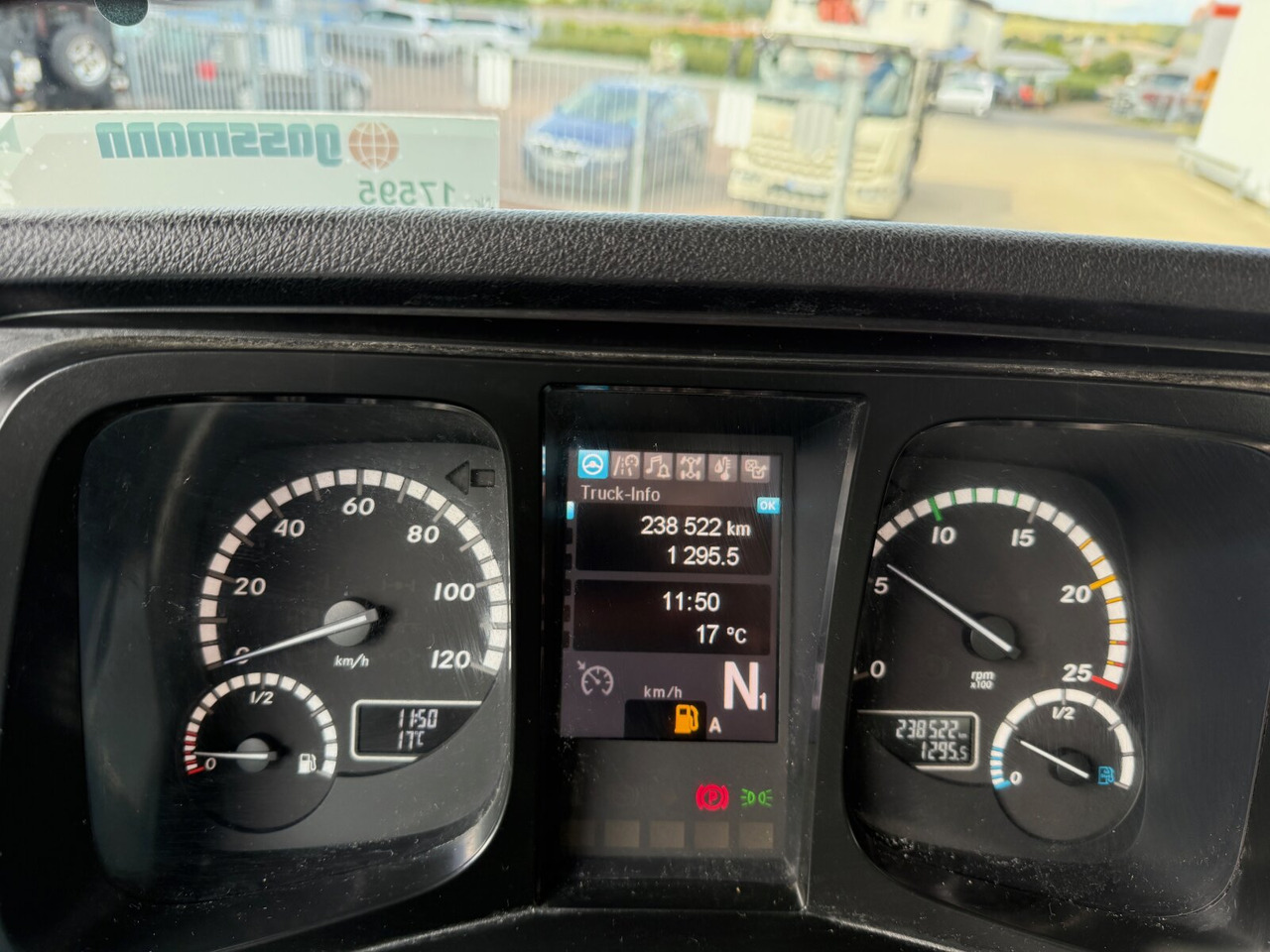 Mercedes-Benz Arocs 3240 8x4 Arocs 3240 8x4, 9 cbm Liebherr HTM 904 F - Fahrmischer: das Bild 4 Mercedes-Benz Arocs 3240 8x4 Arocs 3240 8x4, 9 cbm Liebherr HTM 904 F - Fahrmischer: das Bild 4