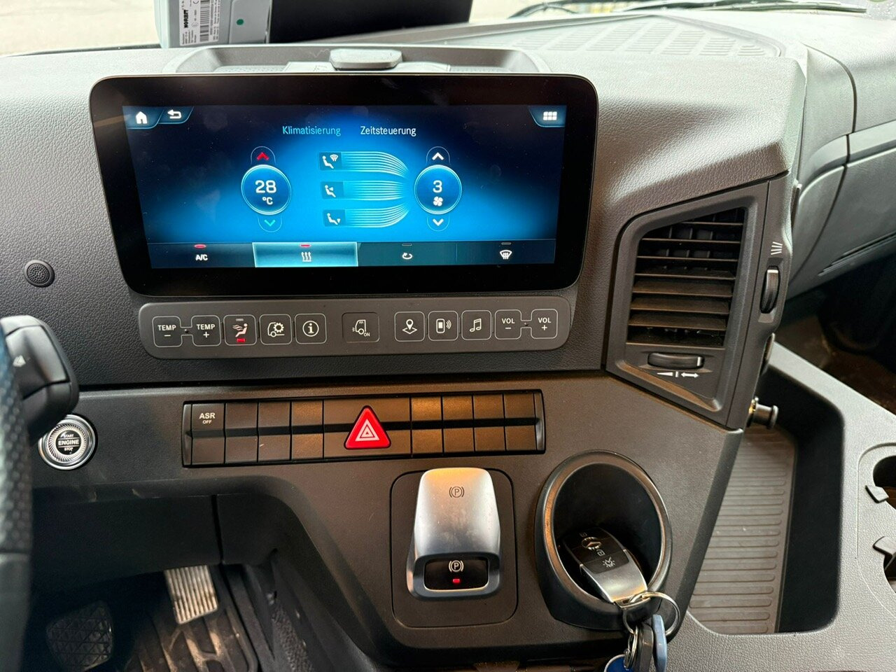 Mercedes-Benz Arocs 3243 B 8x4/4 Arocs 3243 B 8x4/4, MirrorCam, MultimediaCockpit, Navi, Betonmischer Intermix ca. 9m³ - Fahrmischer: das Bild 2 Mercedes-Benz Arocs 3243 B 8x4/4 Arocs 3243 B 8x4/4, MirrorCam, MultimediaCockpit, Navi, Betonmischer Intermix ca. 9m³ - Fahrmischer: das Bild 2