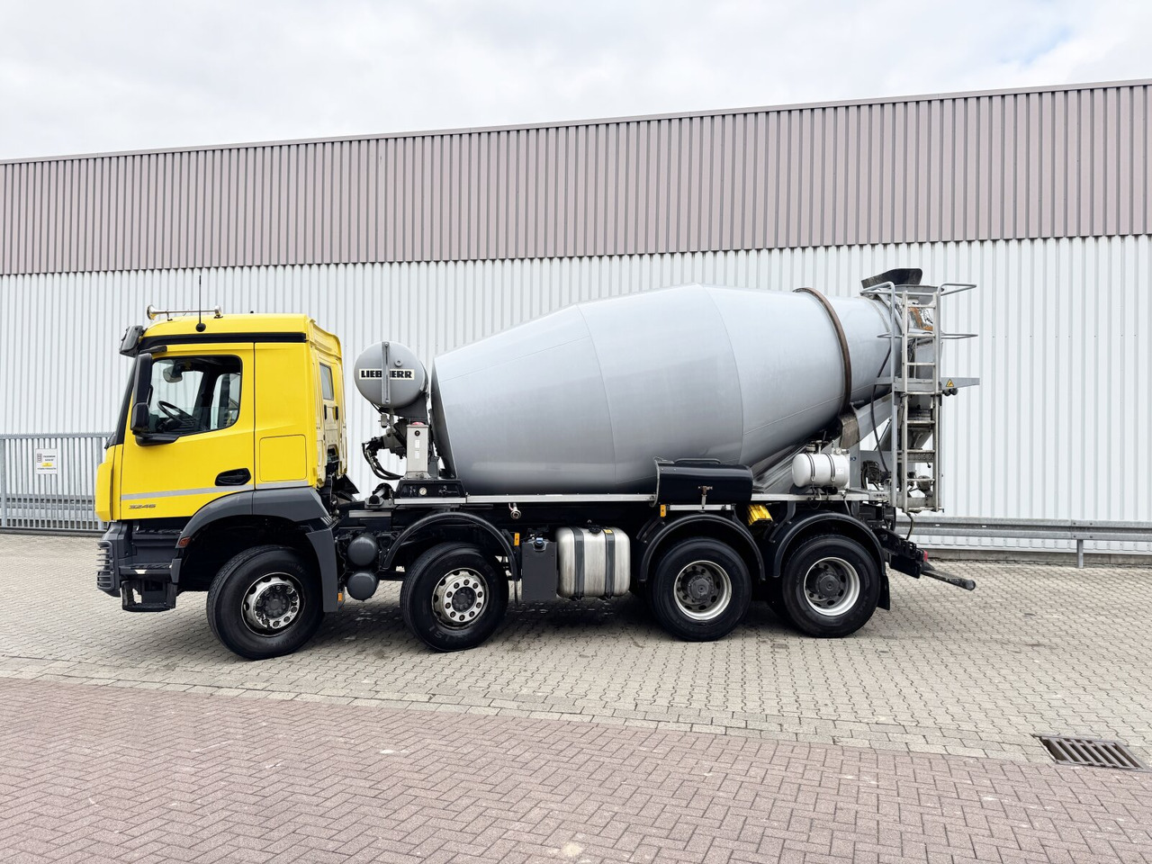 Mercedes-Benz Arocs 3246 B 8x4/4 Arocs 3246 B 8x4/4, Liebherr HTM 905 Mischer, 9m³, Multimedia Cockpit, Navi - Fahrmischer: das Bild 3 Mercedes-Benz Arocs 3246 B 8x4/4 Arocs 3246 B 8x4/4, Liebherr HTM 905 Mischer, 9m³, Multimedia Cockpit, Navi - Fahrmischer: das Bild 3