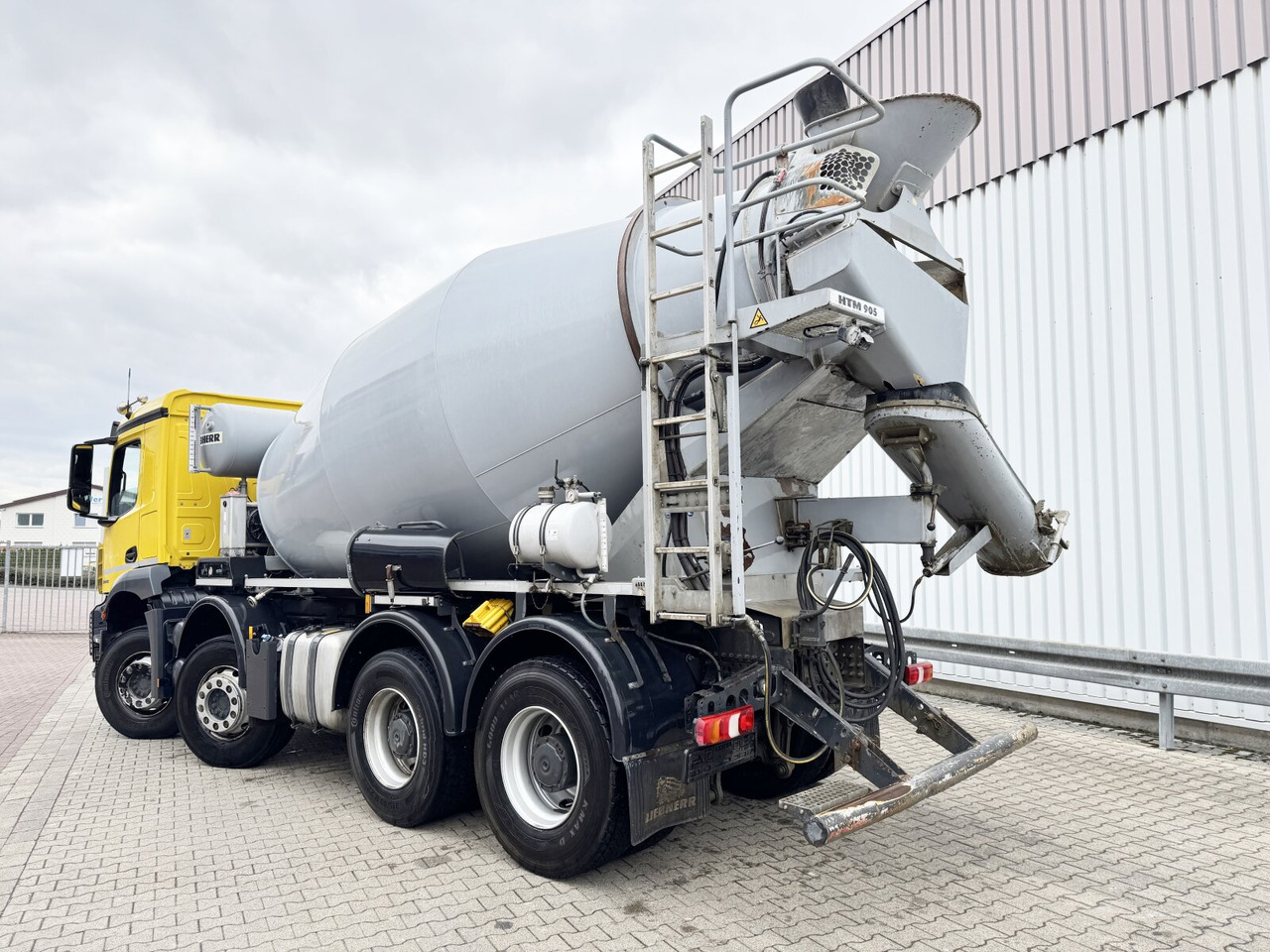 Mercedes-Benz Arocs 3246 B 8x4/4 Arocs 3246 B 8x4/4, Liebherr HTM 905 Mischer, 9m³, Multimedia Cockpit, Navi - Fahrmischer: das Bild 2 Mercedes-Benz Arocs 3246 B 8x4/4 Arocs 3246 B 8x4/4, Liebherr HTM 905 Mischer, 9m³, Multimedia Cockpit, Navi - Fahrmischer: das Bild 2
