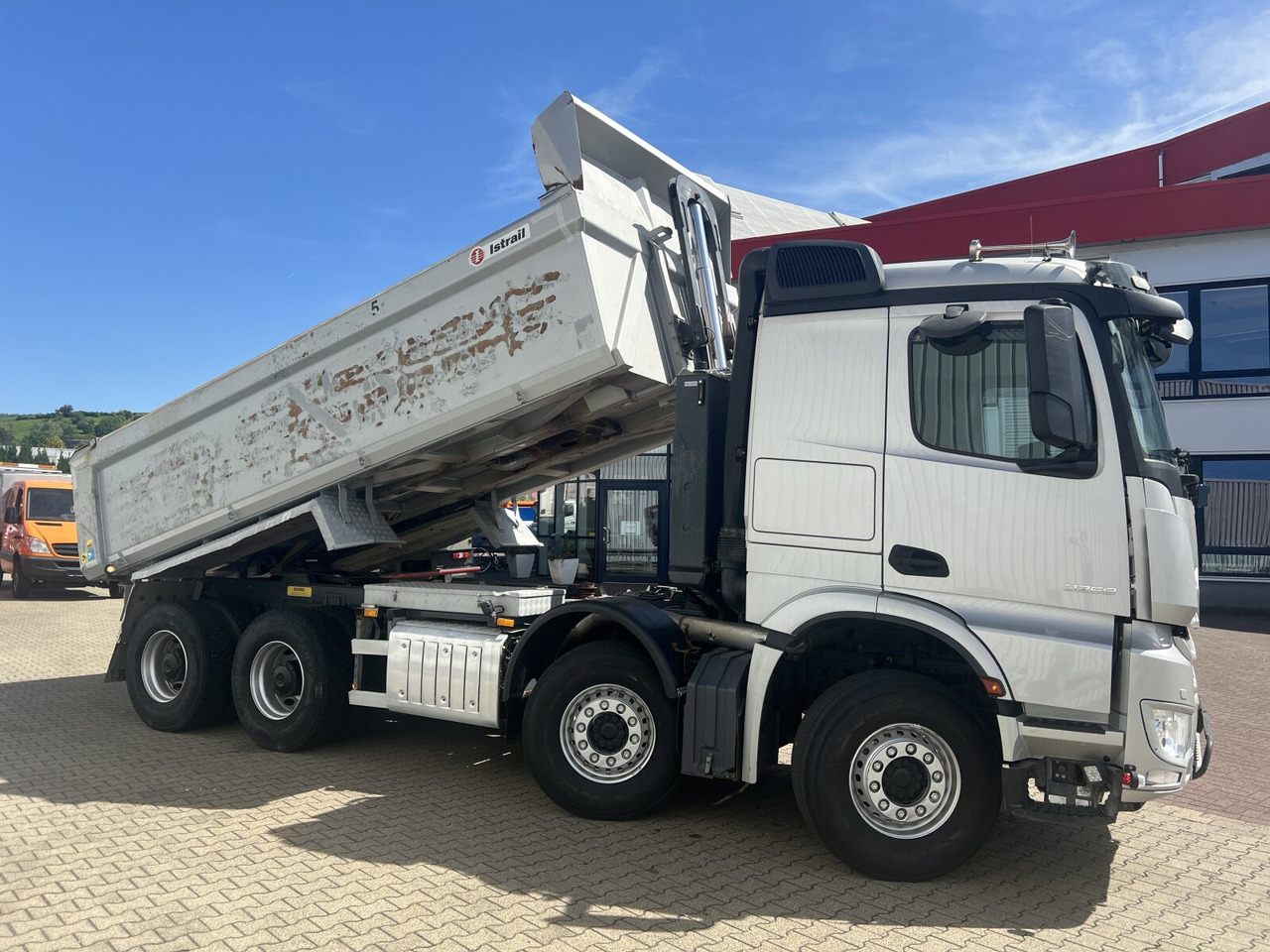 Mercedes-Benz Arocs 3251 LK 8x4/4 Arocs 3251 LK 8x4/4, Retarder, Stahlmulde ca. 15m³, hydr. Heckklappe - Leasing Mercedes-Benz Arocs 3251 LK 8x4/4 Arocs 3251 LK 8x4/4, Retarder, Stahlmulde ca. 15m³, hydr. Heckklappe: das Bild 9