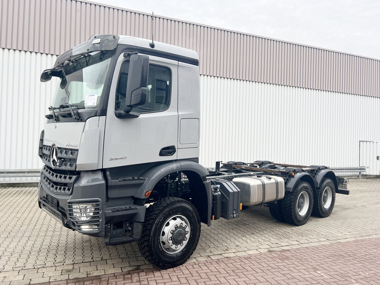 Mercedes-Benz Arocs 3340/46 A 6x6 Arocs 3340/46 A 6x6, Grounder - Fahrgestell LKW: das Bild 1 Mercedes-Benz Arocs 3340/46 A 6x6 Arocs 3340/46 A 6x6, Grounder - Fahrgestell LKW: das Bild 1