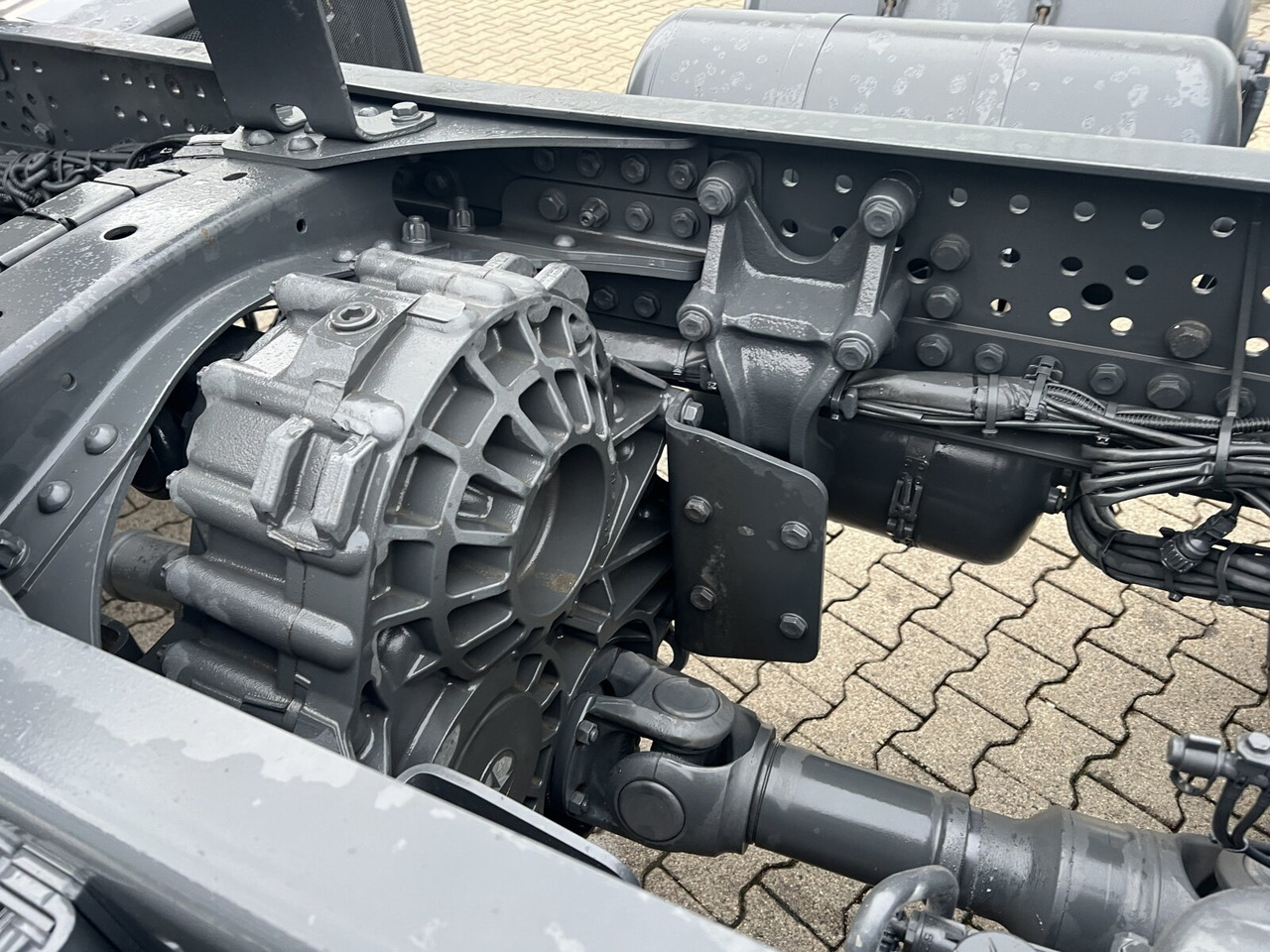 Mercedes-Benz Arocs 3340/46 A 6x6 Arocs 3340/46 A 6x6, Grounder - Fahrgestell LKW: das Bild 2 Mercedes-Benz Arocs 3340/46 A 6x6 Arocs 3340/46 A 6x6, Grounder - Fahrgestell LKW: das Bild 2