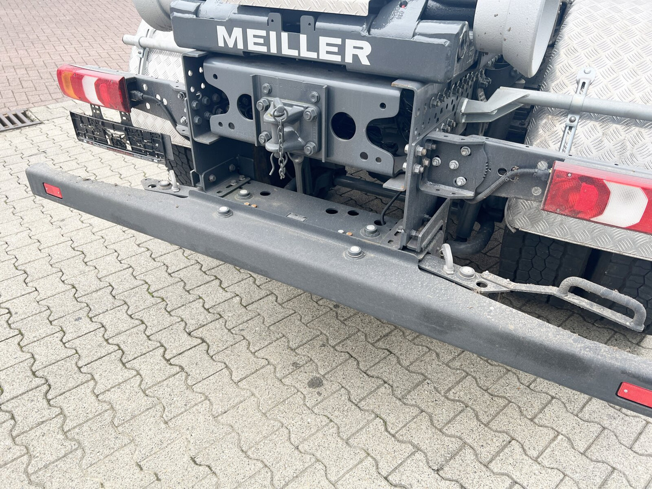 Mercedes-Benz Arocs 4142/48 8x4/4 Arocs 4142/48 8x4/4, Grounder, Meiller RS26 62-K, Funk - Abrollkipper: das Bild 3 Mercedes-Benz Arocs 4142/48 8x4/4 Arocs 4142/48 8x4/4, Grounder, Meiller RS26 62-K, Funk - Abrollkipper: das Bild 3