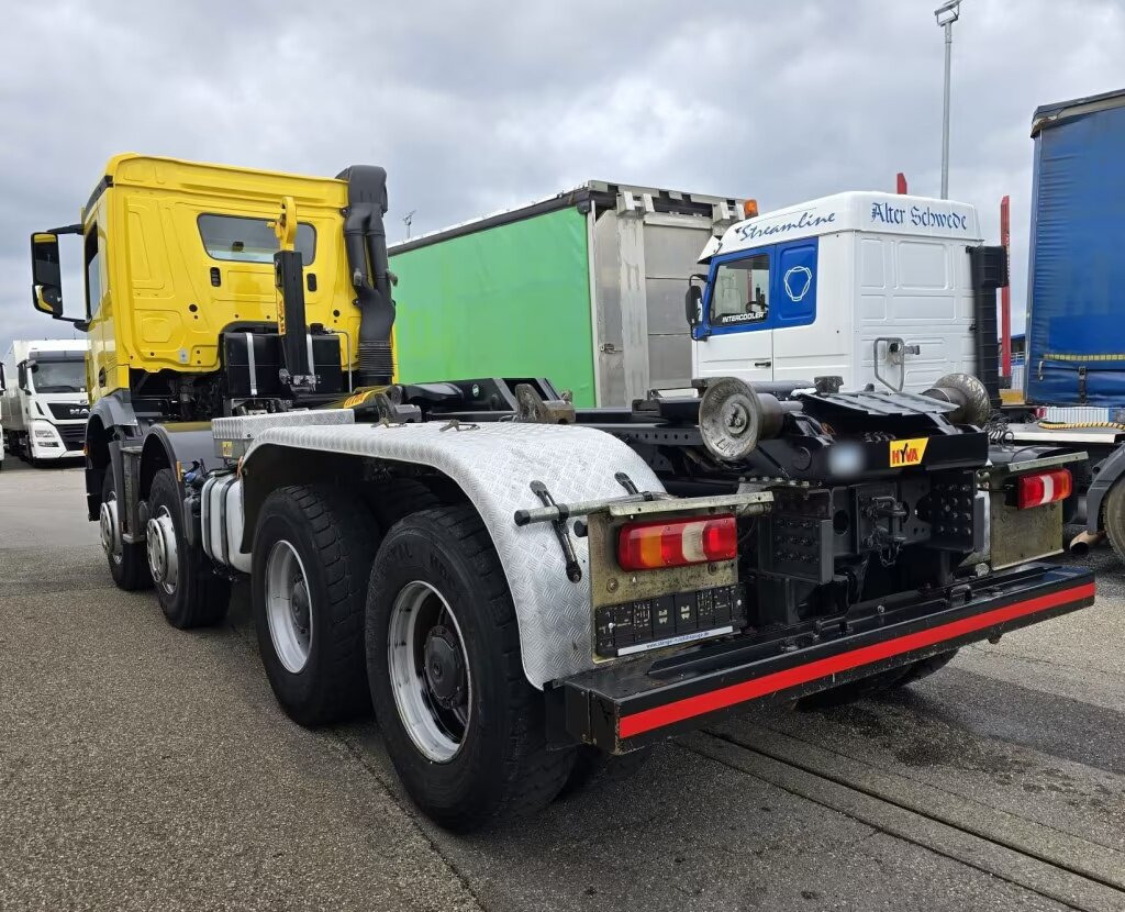 Mercedes-Benz Arocs 4142 B 8x4/4 Arocs 4142 B 8x4/4, Grounder, MultimediaCockpit, Motorabtrieb - Abrollkipper: das Bild 5 Mercedes-Benz Arocs 4142 B 8x4/4 Arocs 4142 B 8x4/4, Grounder, MultimediaCockpit, Motorabtrieb - Abrollkipper: das Bild 5