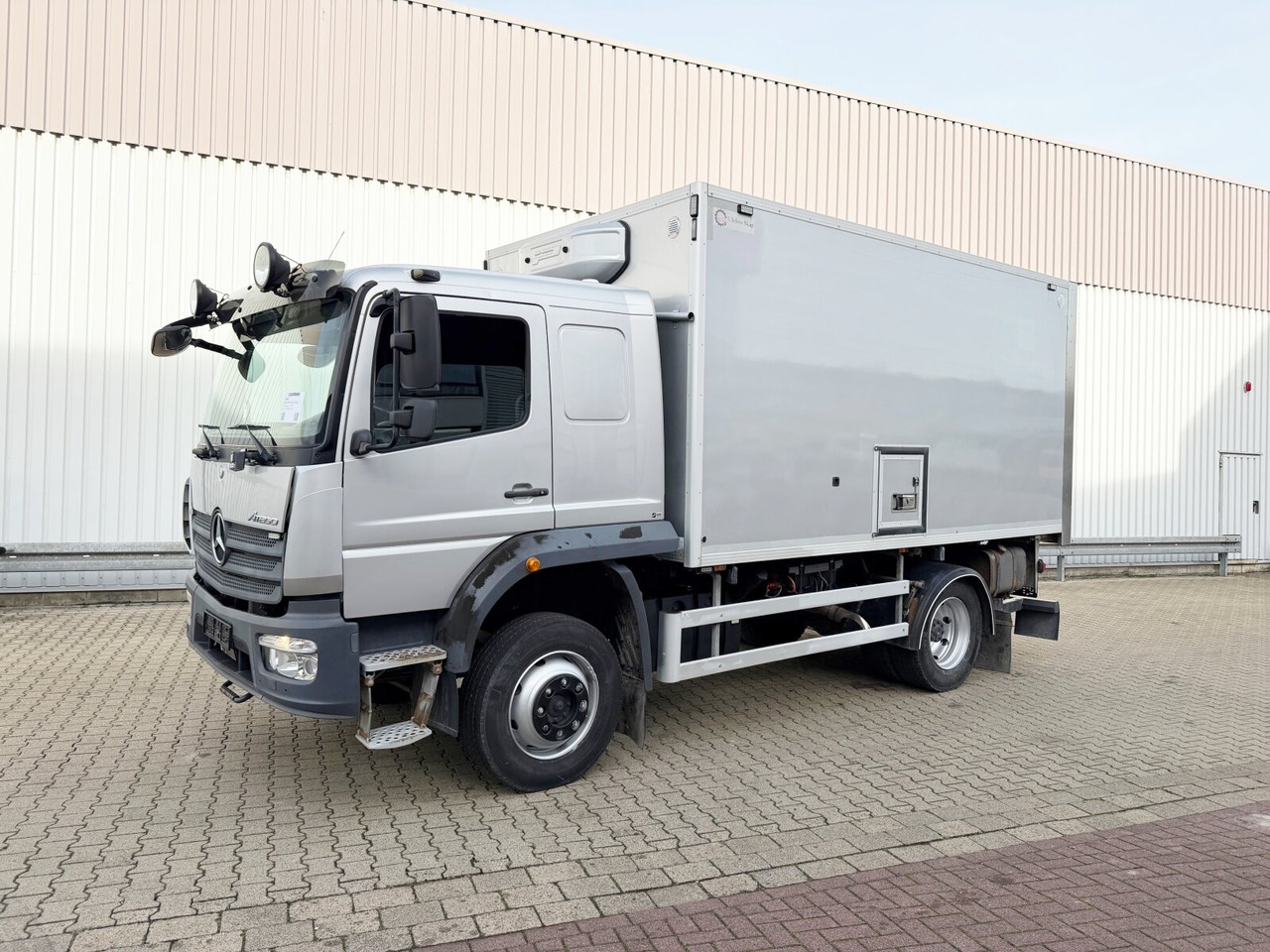 Mercedes-Benz Atego 1330 4x4 Atego 1330 4x4, Iso-Koffer mit Heizung, LBW - Koffer LKW: das Bild 1 Mercedes-Benz Atego 1330 4x4 Atego 1330 4x4, Iso-Koffer mit Heizung, LBW - Koffer LKW: das Bild 1