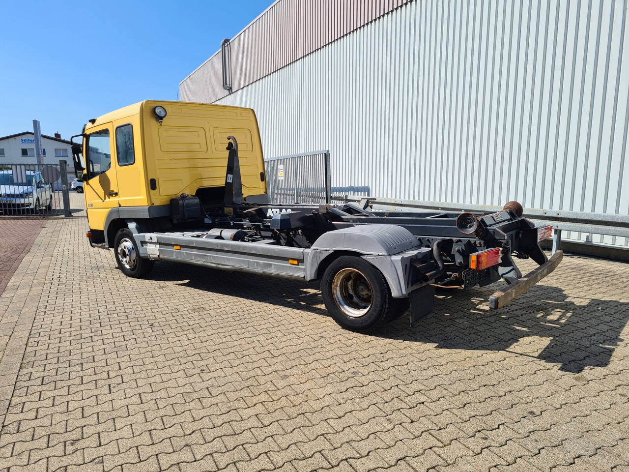 Abrollkipper Mercedes-Benz Atego 815 K 4x2 Atego 815 K 4x2: das Bild 8