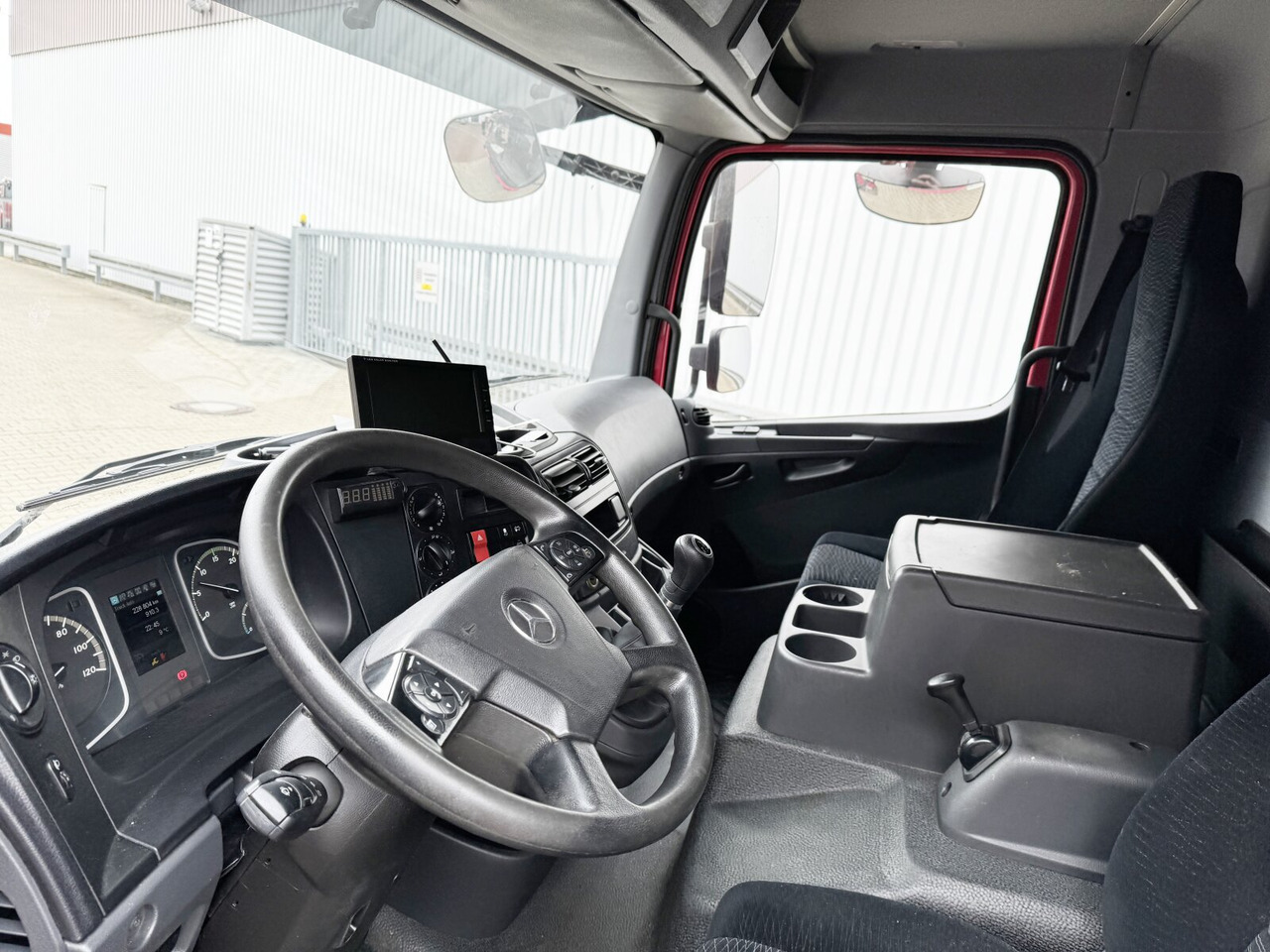 Mercedes-Benz Atego 816 4x2 Atego 816 4x2 mit LBW BÄR - Koffer LKW: das Bild 3 Mercedes-Benz Atego 816 4x2 Atego 816 4x2 mit LBW BÄR - Koffer LKW: das Bild 3