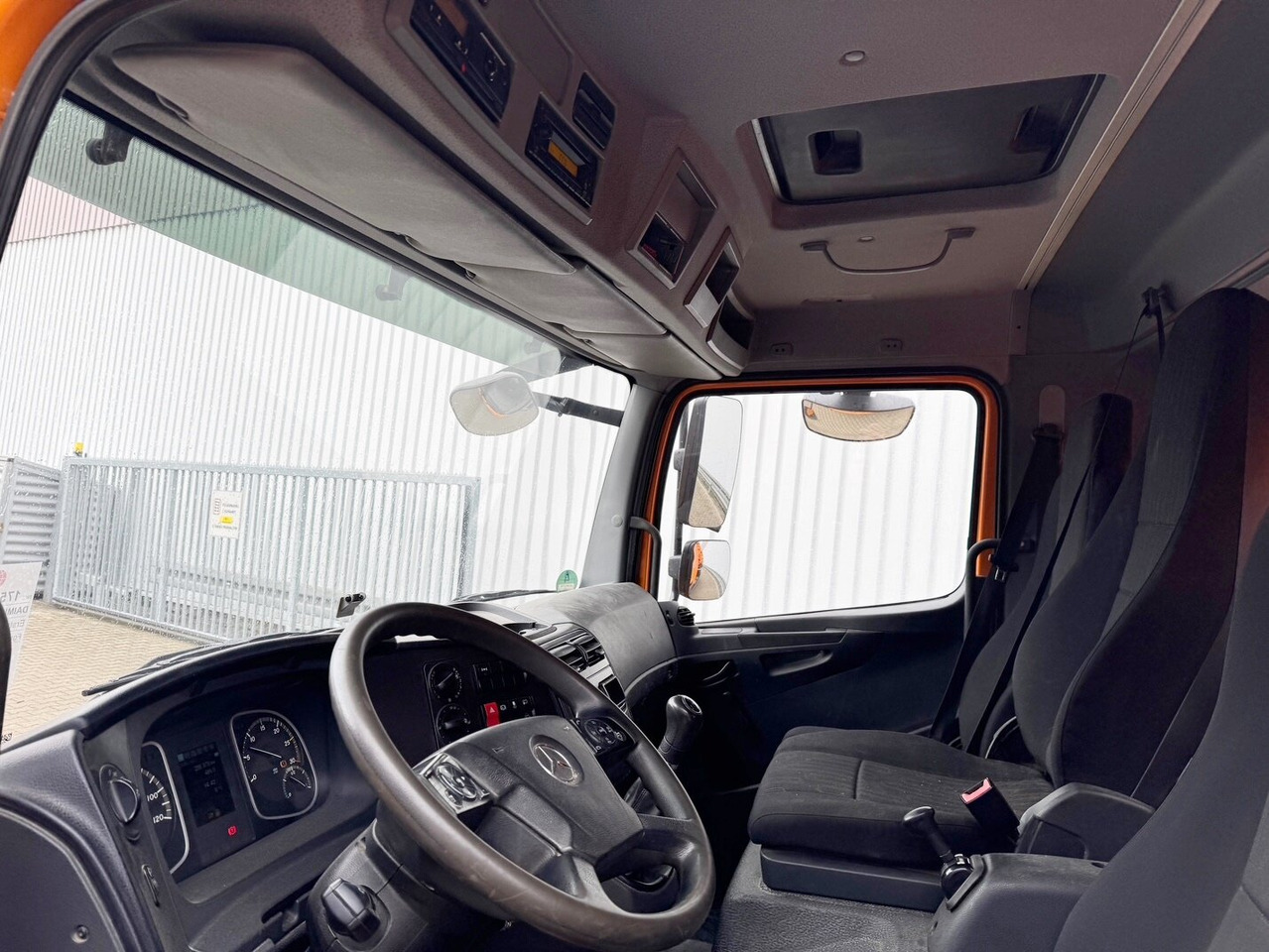 Mercedes-Benz Atego 823 K 4x2 Atego 823 K 4x2, 2x AHK - Kipper: das Bild 2 Mercedes-Benz Atego 823 K 4x2 Atego 823 K 4x2, 2x AHK - Kipper: das Bild 2