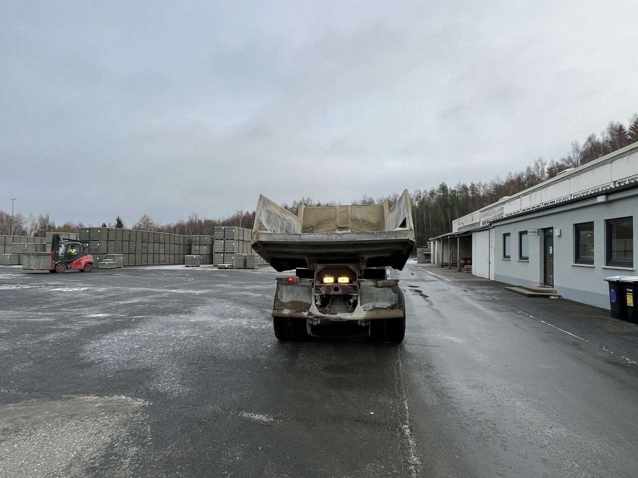 Mercedes-Benz NG 2628 K 6x4 NG 2628 K 6x4, V8, MEILLER Stahlmulde ca. 10³ - Muldenkipper/ Dumper: das Bild 5 Mercedes-Benz NG 2628 K 6x4 NG 2628 K 6x4, V8, MEILLER Stahlmulde ca. 10³ - Muldenkipper/ Dumper: das Bild 5