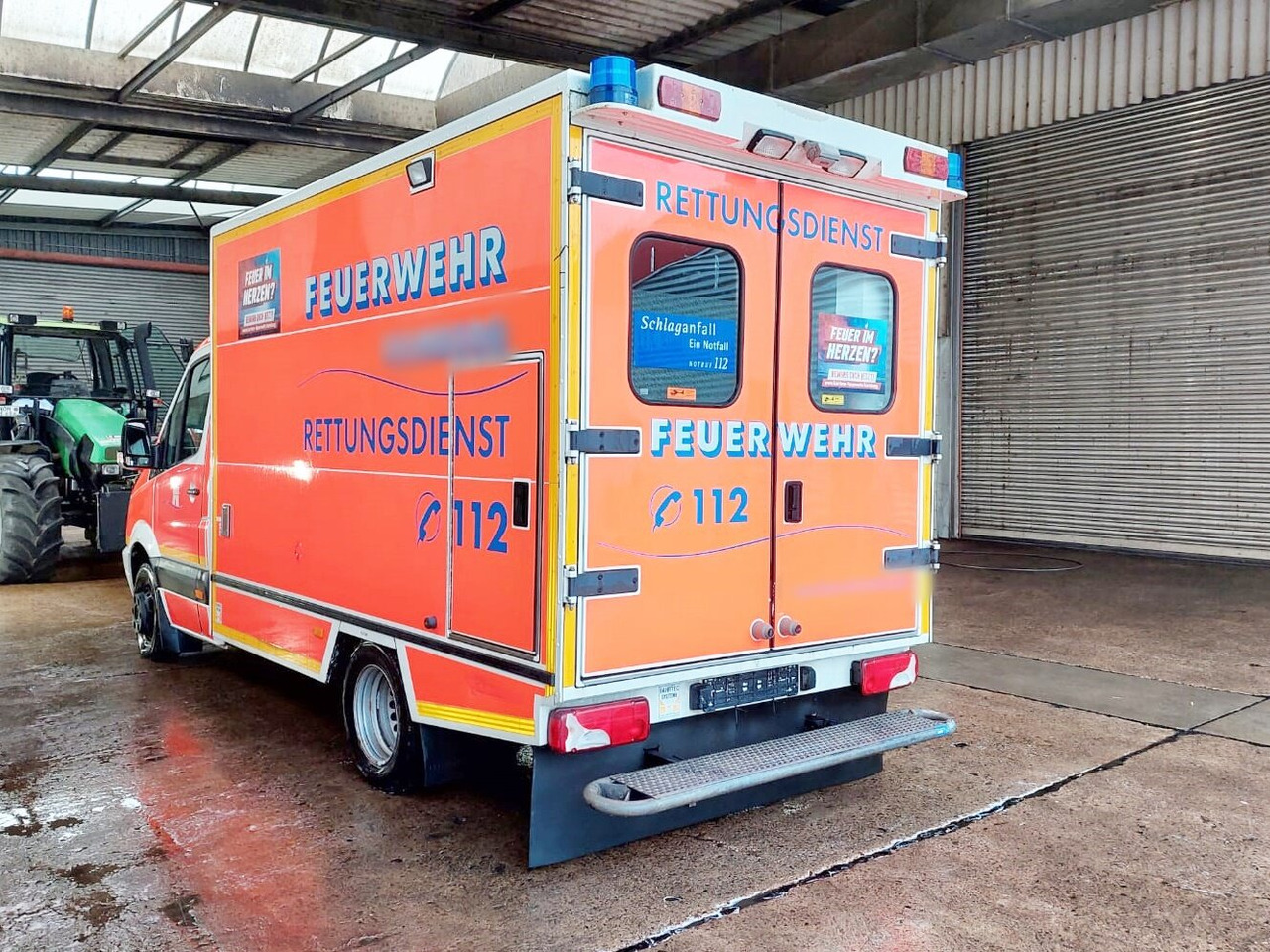 Mercedes-Benz Sprinter 515 CDI 4x2 Sprinter 515 CDI 4x2, Rettungswagen, Retarder - Feuerwehrfahrzeug: das Bild 5 Mercedes-Benz Sprinter 515 CDI 4x2 Sprinter 515 CDI 4x2, Rettungswagen, Retarder - Feuerwehrfahrzeug: das Bild 5