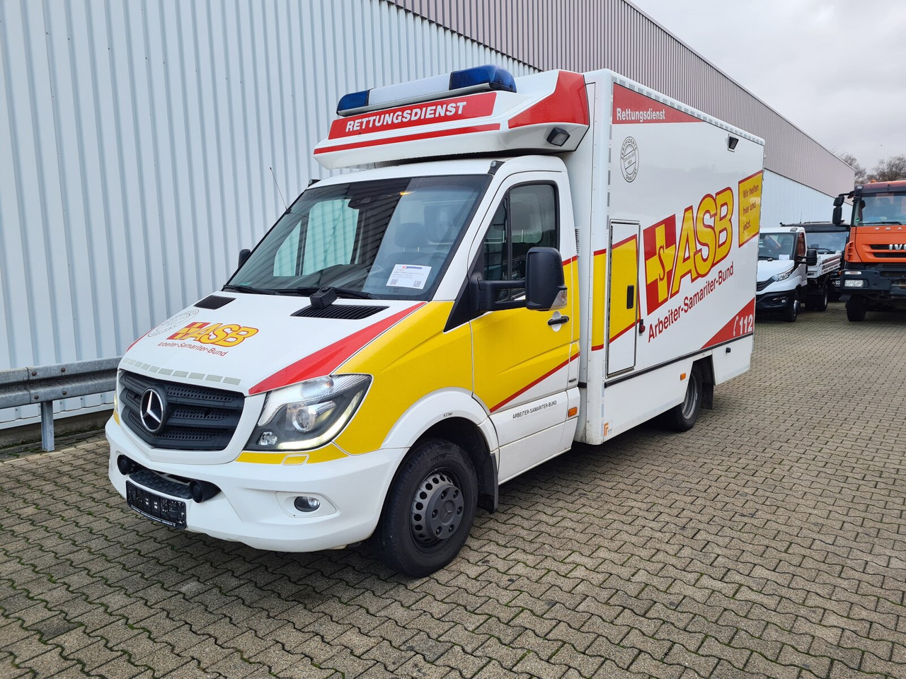 Mercedes-Benz Sprinter 516 CDI 4x2 Sprinter 516 CDI 4x2, Rettungswagen - Kastenwagen: das Bild 1 Mercedes-Benz Sprinter 516 CDI 4x2 Sprinter 516 CDI 4x2, Rettungswagen - Kastenwagen: das Bild 1