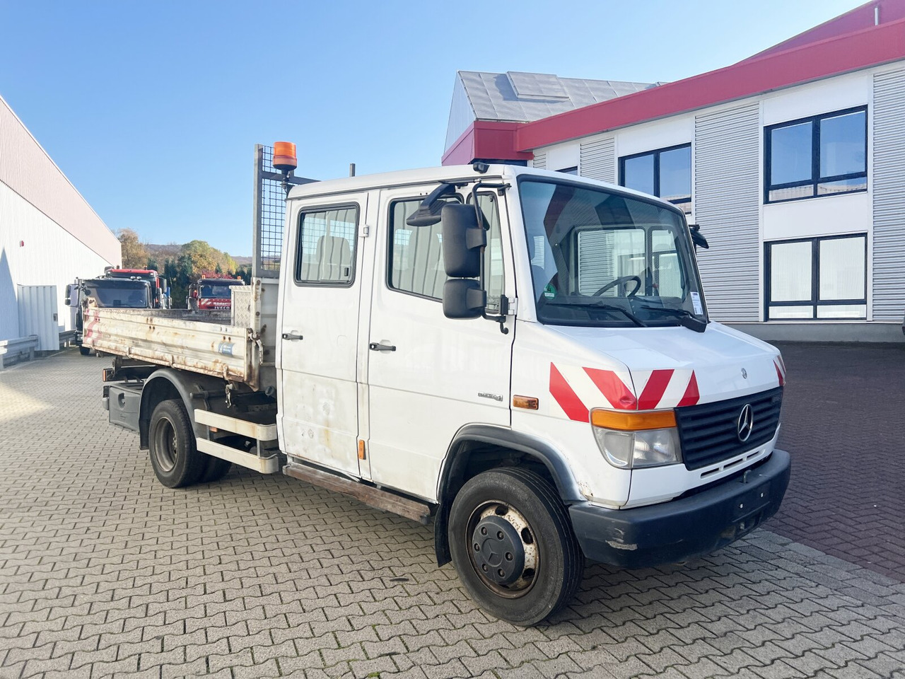Mercedes-Benz Vario 816 D 4x2 Doka Vario 816 D 4x2 Doka, 2x AHK, Meiller Kipper - Kipper: das Bild 2 Mercedes-Benz Vario 816 D 4x2 Doka Vario 816 D 4x2 Doka, 2x AHK, Meiller Kipper - Kipper: das Bild 2