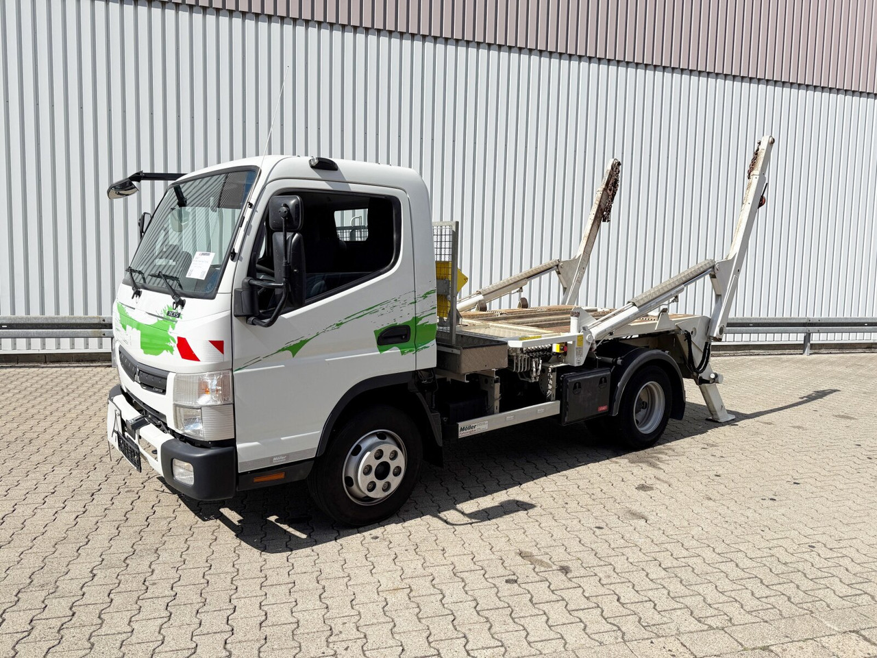 Mitsubishi Canter Fuso 7C15 4x2 Canter Fuso 7C15 4x2, Tele-Absetzer, Vereiterbar bis 10m³ - Absetzkipper: das Bild 1 Mitsubishi Canter Fuso 7C15 4x2 Canter Fuso 7C15 4x2, Tele-Absetzer, Vereiterbar bis 10m³ - Absetzkipper: das Bild 1