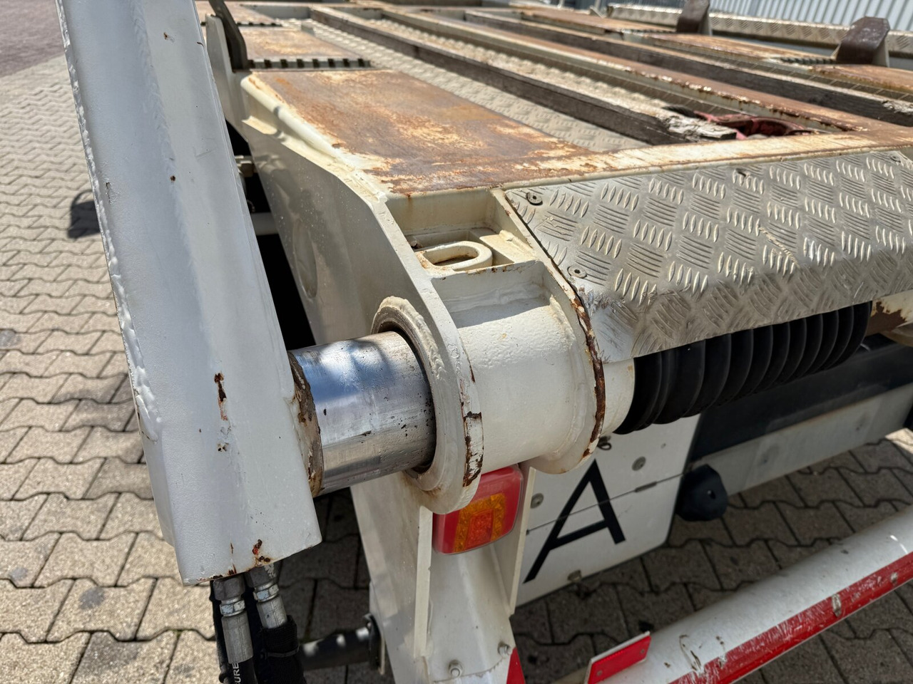Mitsubishi Canter Fuso 7C15 4x2 Canter Fuso 7C15 4x2, Tele-Absetzer, Vereiterbar bis 10m³ - Absetzkipper: das Bild 3 Mitsubishi Canter Fuso 7C15 4x2 Canter Fuso 7C15 4x2, Tele-Absetzer, Vereiterbar bis 10m³ - Absetzkipper: das Bild 3