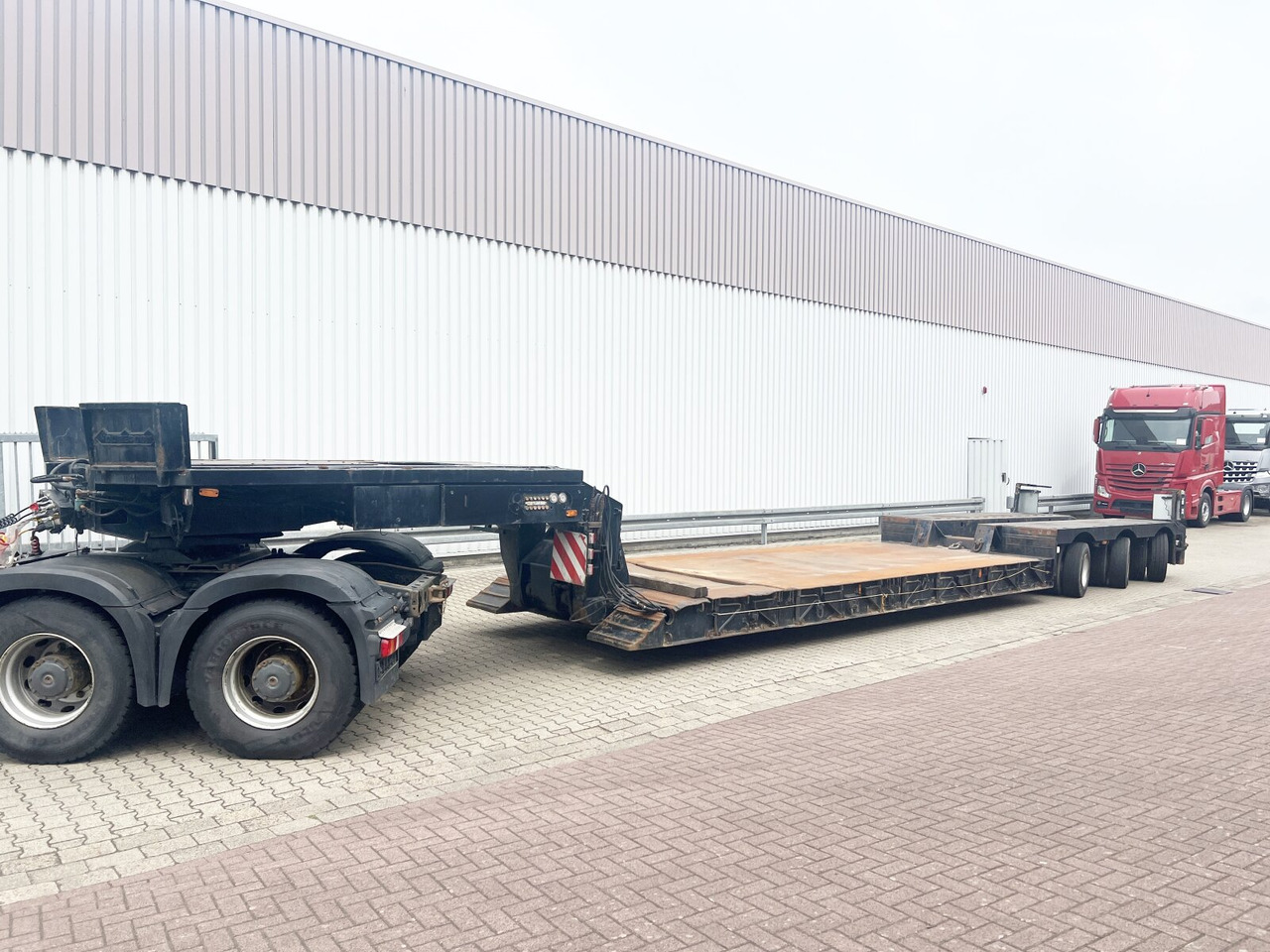 Nooteboom Euro-54-03 Euro-54-03, Schwanenhals abfahrbar, Hydr. Zwangsgelenkt - Tieflader Auflieger: das Bild 1 Nooteboom Euro-54-03 Euro-54-03, Schwanenhals abfahrbar, Hydr. Zwangsgelenkt - Tieflader Auflieger: das Bild 1