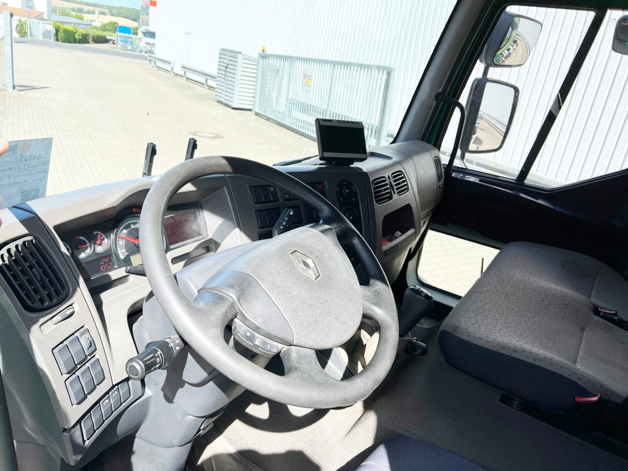 Renault Midlum 220.12 4x2 Midlum 220.12 4x2, BDF verschiedene Größen - Fahrgestell LKW: das Bild 2 Renault Midlum 220.12 4x2 Midlum 220.12 4x2, BDF verschiedene Größen - Fahrgestell LKW: das Bild 2