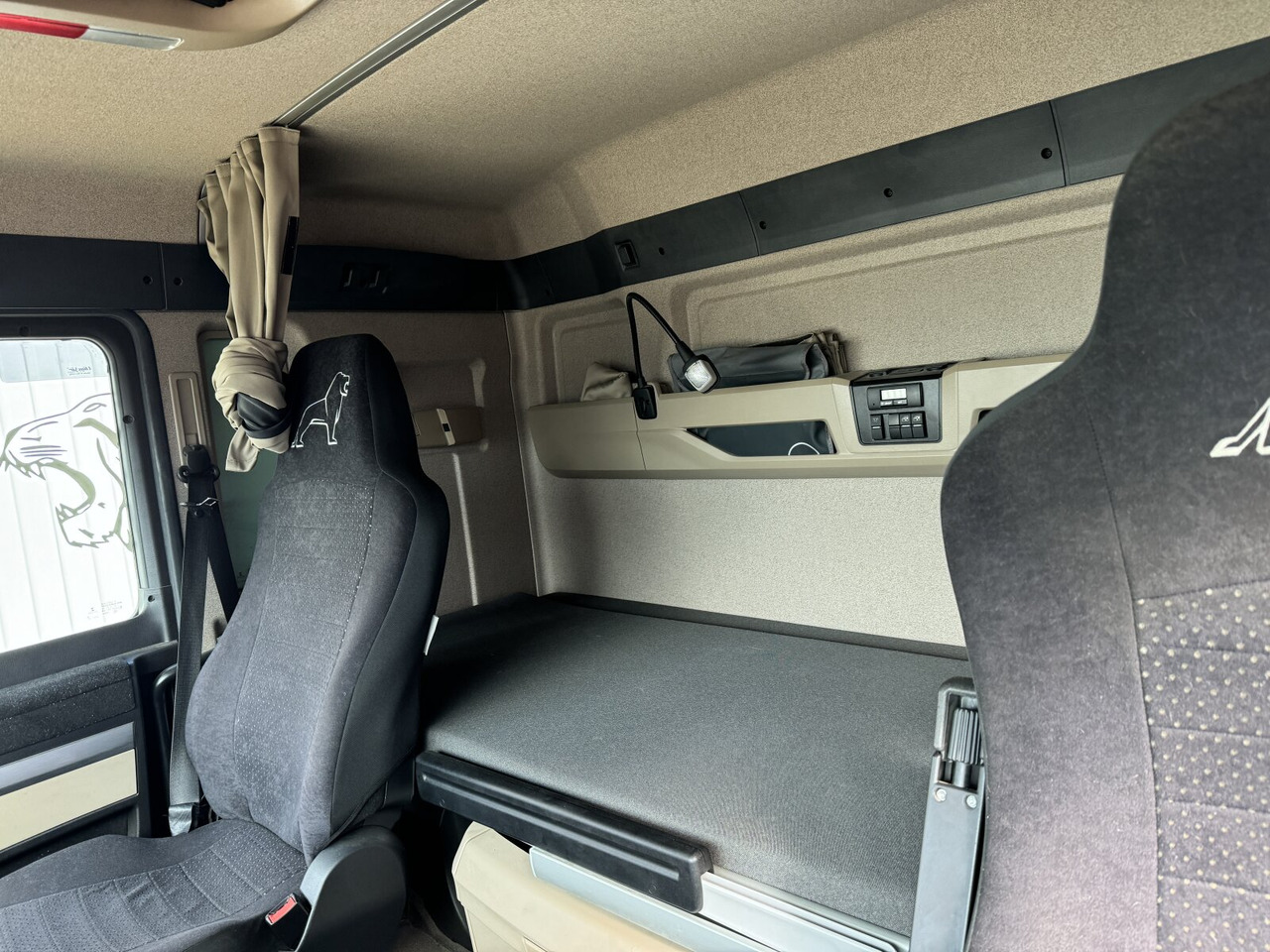 MAN TGX 18.500 4X4H BLS TGX 18.500 4X4H BLS, PriTarder, HydroDrive, Kipphydraulik - Sattelzugmaschine: das Bild 3 MAN TGX 18.500 4X4H BLS TGX 18.500 4X4H BLS, PriTarder, HydroDrive, Kipphydraulik - Sattelzugmaschine: das Bild 3