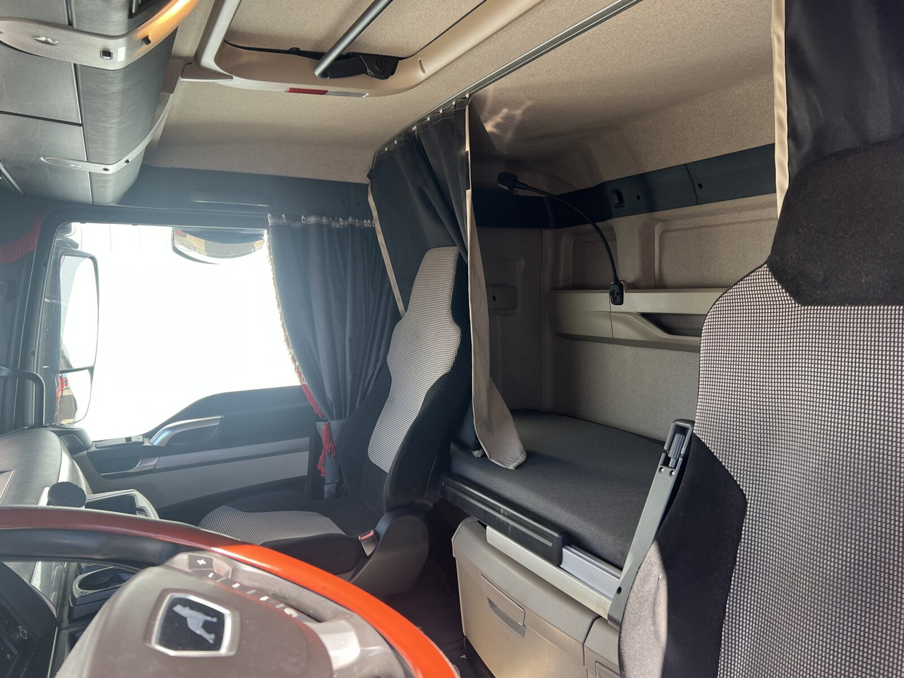 MAN TGX 18.500 4X4H BLS TGX 18.500 4X4H BLS, PriTarder, HydroDrive, Kipphydraulik - Sattelzugmaschine: das Bild 4 MAN TGX 18.500 4X4H BLS TGX 18.500 4X4H BLS, PriTarder, HydroDrive, Kipphydraulik - Sattelzugmaschine: das Bild 4