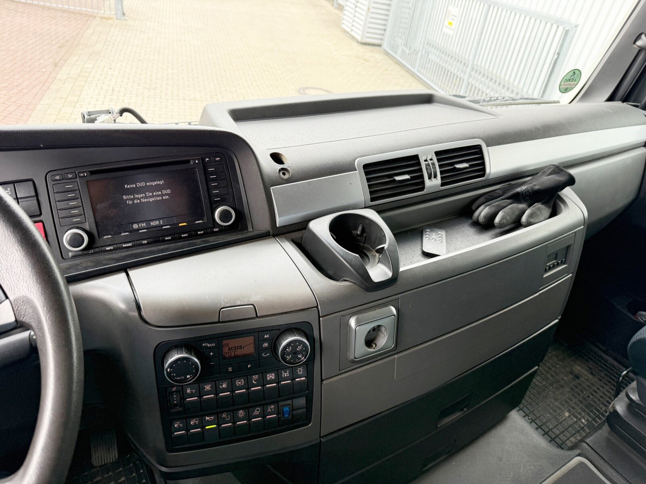 MAN TGX 26.480 6x4 BLS TGX 26.480 6x4 BLS, Retarder, XLX, Standklima, Hydraulik, zGG 90t - Sattelzugmaschine: das Bild 5 MAN TGX 26.480 6x4 BLS TGX 26.480 6x4 BLS, Retarder, XLX, Standklima, Hydraulik, zGG 90t - Sattelzugmaschine: das Bild 5