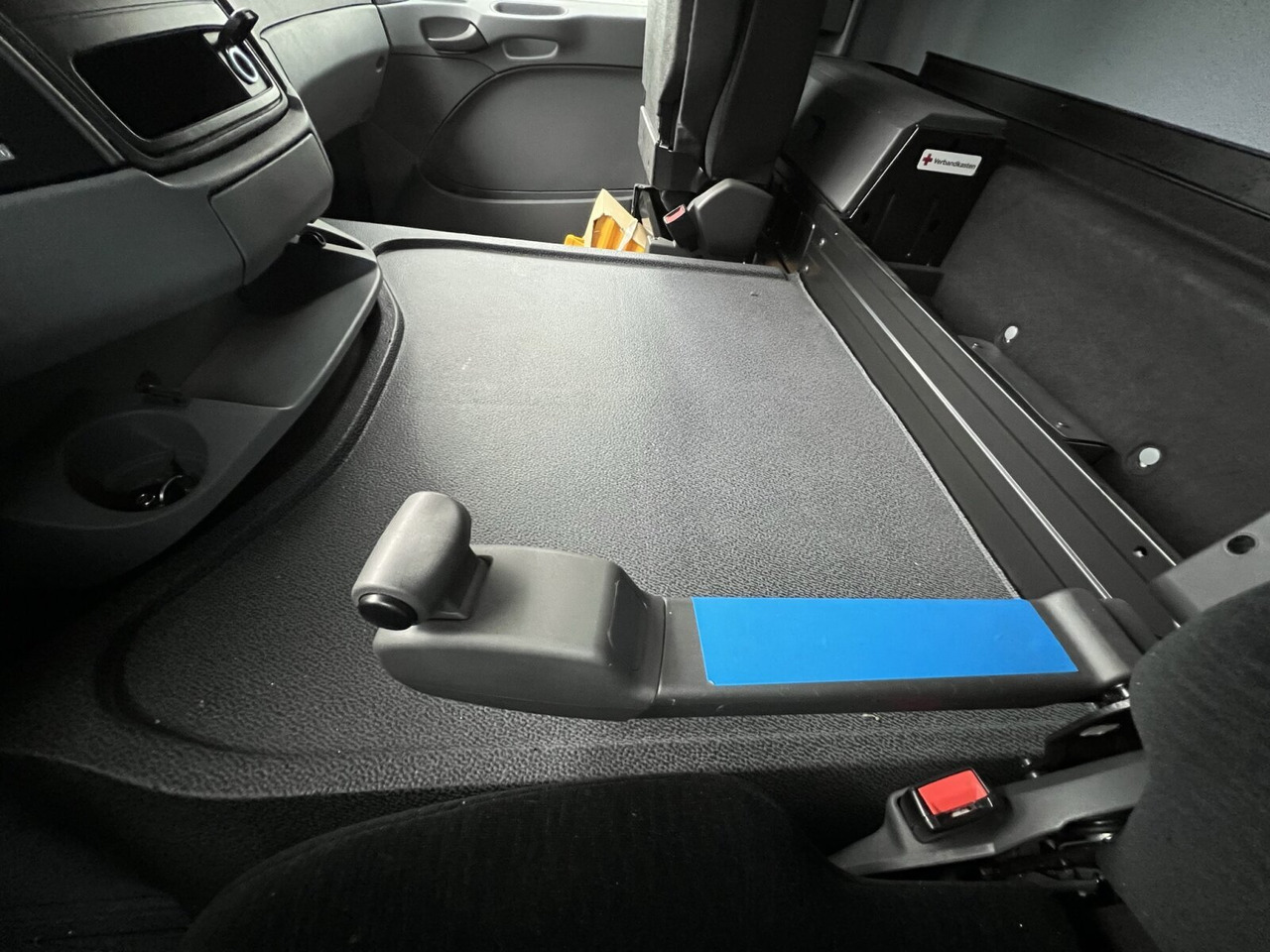 Mercedes-Benz Actros 2141 K 4x2 Actros 2141 K 4x2 - Sattelzugmaschine: das Bild 3 Mercedes-Benz Actros 2141 K 4x2 Actros 2141 K 4x2 - Sattelzugmaschine: das Bild 3