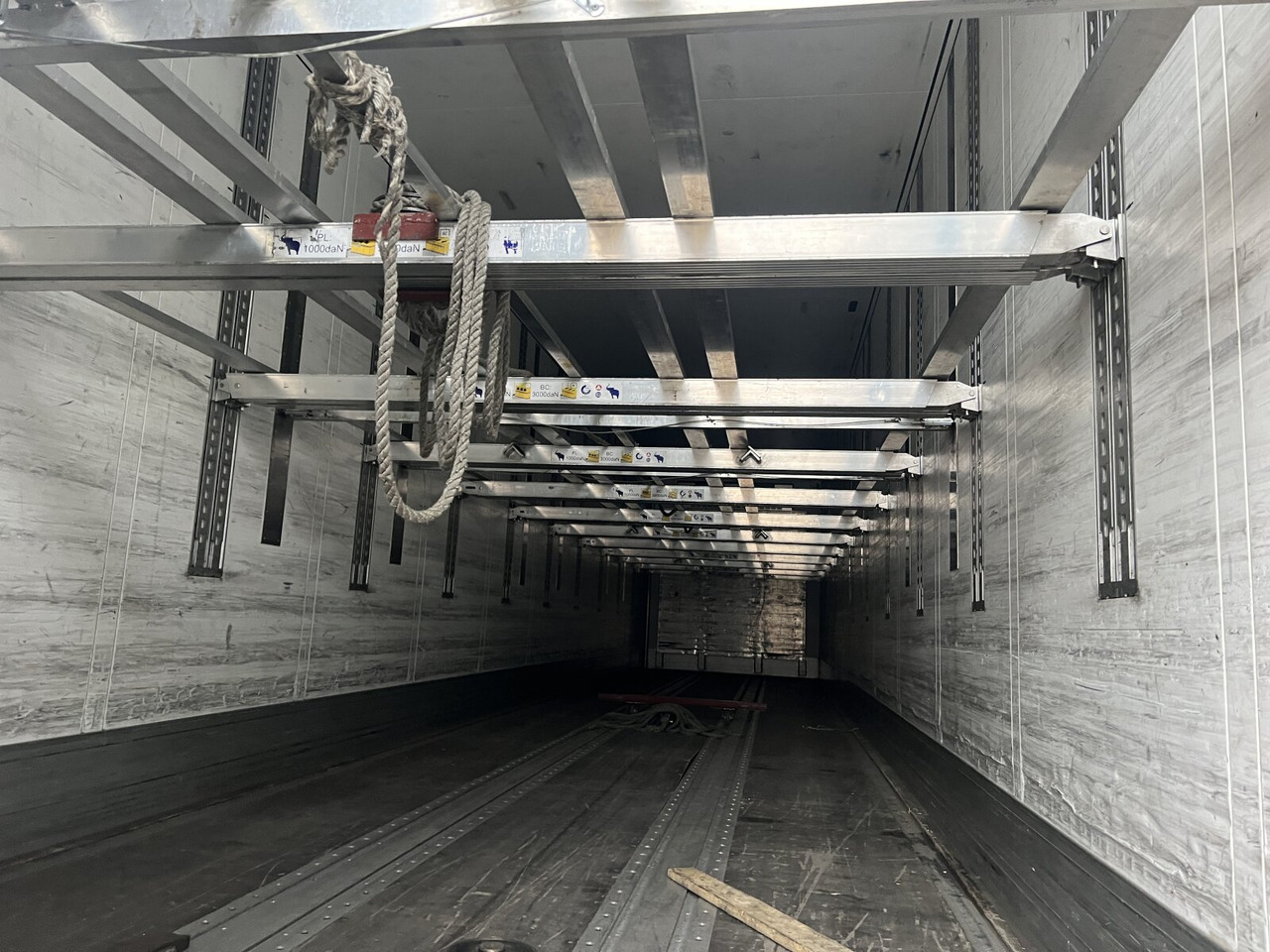 Schmitz Cargobull SKO 24/L-13.4 FP 45 SKO 24/L-13.4 FP 45, Mega, Doppelstock - Kühlkoffer Auflieger: das Bild 2 Schmitz Cargobull SKO 24/L-13.4 FP 45 SKO 24/L-13.4 FP 45, Mega, Doppelstock - Kühlkoffer Auflieger: das Bild 2