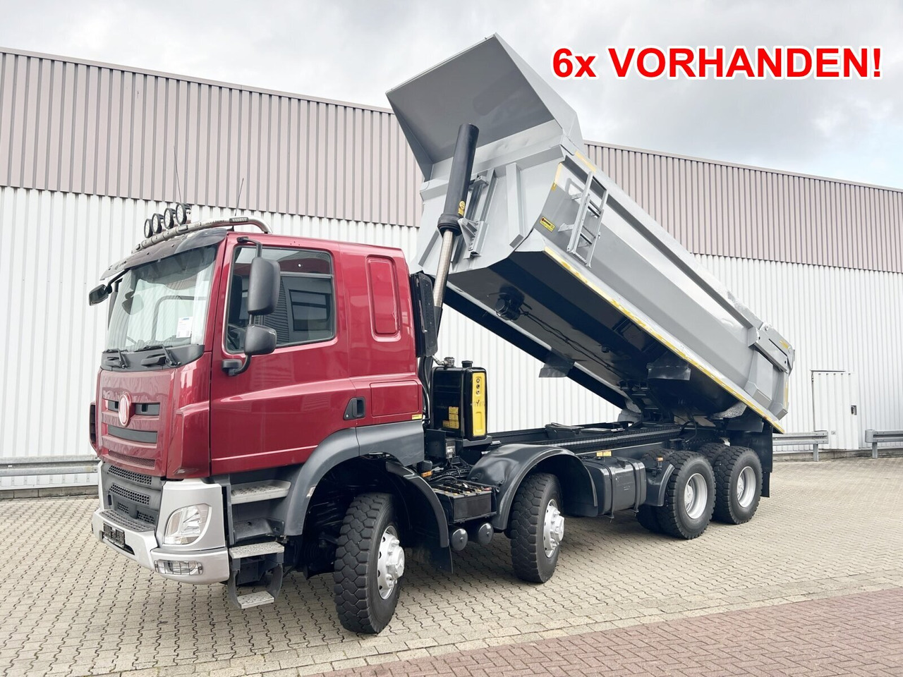 Tatra Phoenix 8x8 Phoenix 8x8, Stahlmulde ca. 22m³, hydr. Heckklappe - Muldenkipper/ Dumper: das Bild 1 Tatra Phoenix 8x8 Phoenix 8x8, Stahlmulde ca. 22m³, hydr. Heckklappe - Muldenkipper/ Dumper: das Bild 1