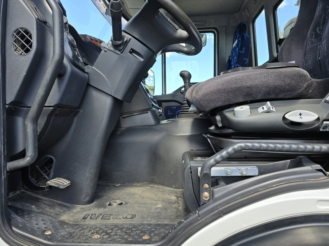 Trakker AD260T45W 6x6 Trakker AD260T45W 6x6 - Fahrgestell LKW: das Bild 5 Trakker AD260T45W 6x6 Trakker AD260T45W 6x6 - Fahrgestell LKW: das Bild 5