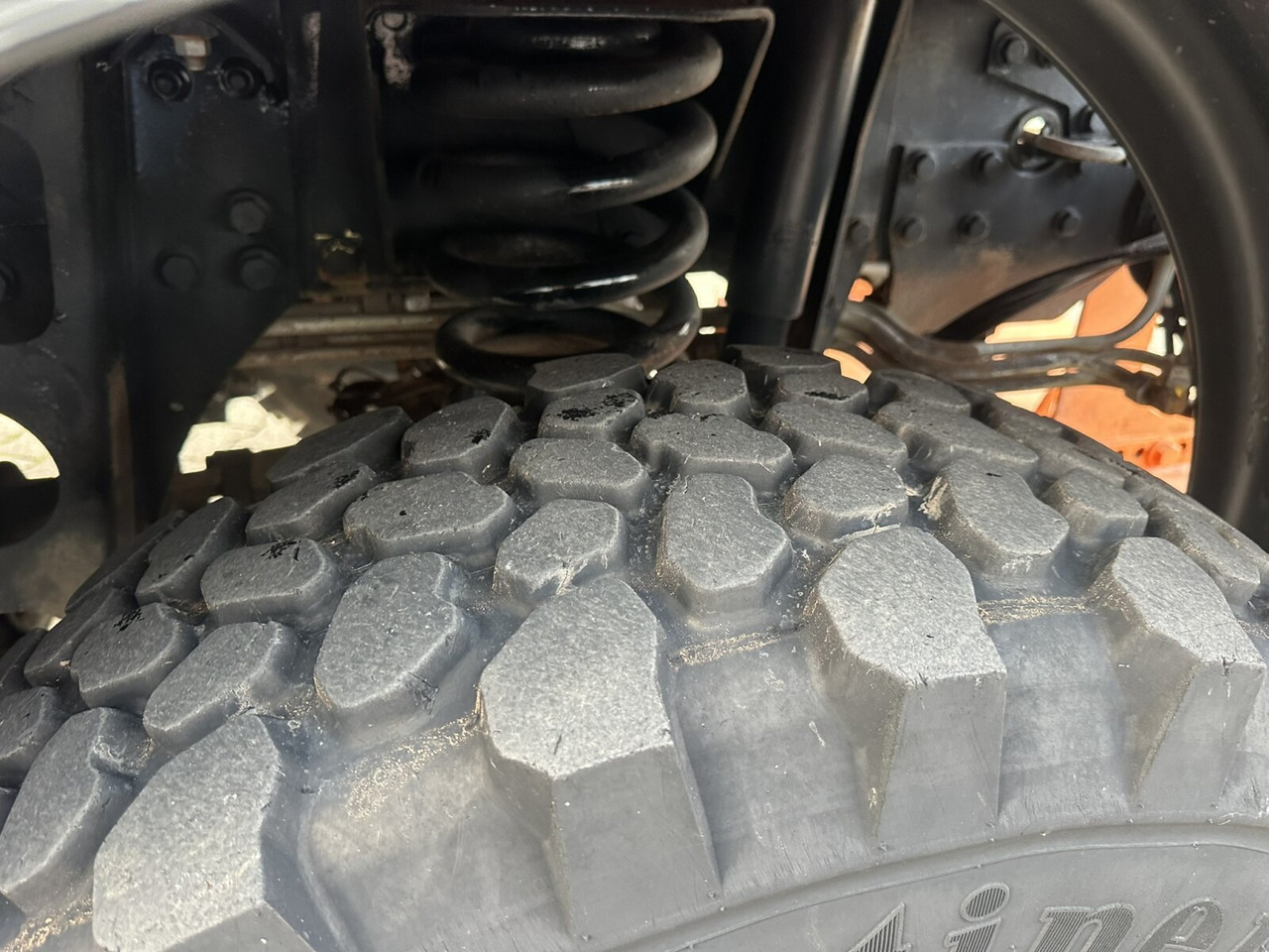 Unimog U300 405/10 4x4 U300 405/10 4x4, Kommunalhydraulik, Frontzapfwelle, Kipper - Transporter: das Bild 4 Unimog U300 405/10 4x4 U300 405/10 4x4, Kommunalhydraulik, Frontzapfwelle, Kipper - Transporter: das Bild 4