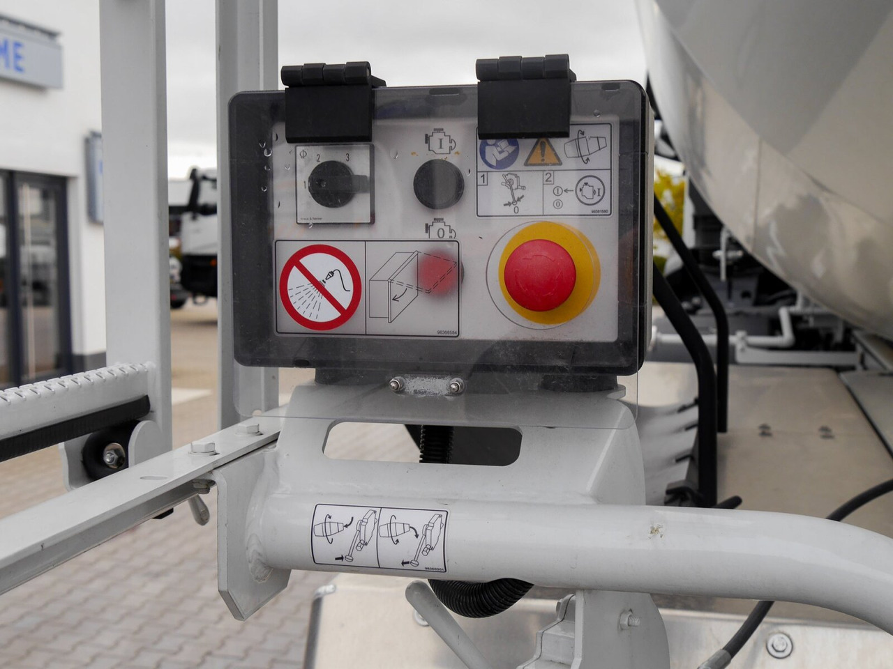 X-Way AD360X40BZ 8x4 X-Way AD360X40BZ 8x4, Stetter 8/9m³ - Fahrmischer: das Bild 4 X-Way AD360X40BZ 8x4 X-Way AD360X40BZ 8x4, Stetter 8/9m³ - Fahrmischer: das Bild 4