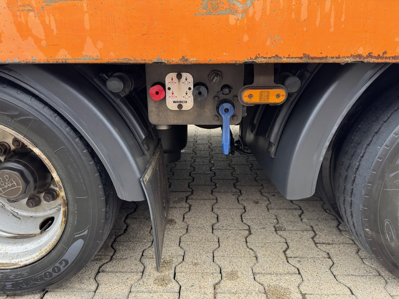 ZHP 24-32 RUFA ZHP 24-32, TwistLock-Verriegelungen, Verzinkt - Pritschenanhänger/ Plattformanhänger: das Bild 2 ZHP 24-32 RUFA ZHP 24-32, TwistLock-Verriegelungen, Verzinkt - Pritschenanhänger/ Plattformanhänger: das Bild 2