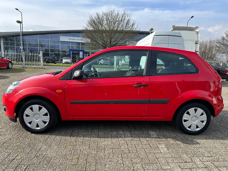 Ford Fiesta TDCi 1.4 + AIRCO + CARPLAY + REAR CAMERA + 194.511 KM - Schrägheck: das Bild 2 Ford Fiesta TDCi 1.4 + AIRCO + CARPLAY + REAR CAMERA + 194.511 KM - Schrägheck: das Bild 2