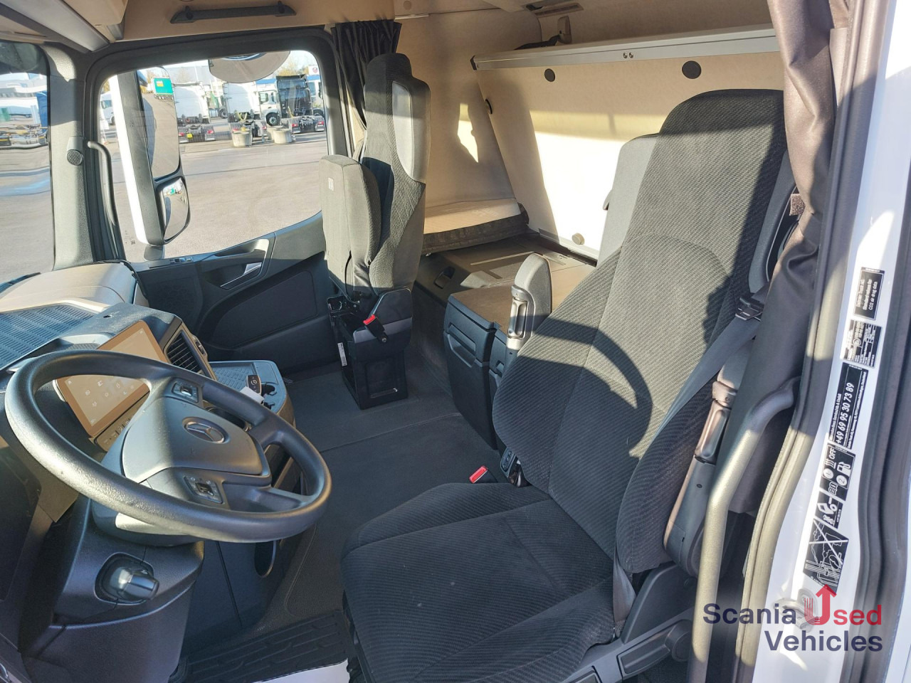 MERCEDES-BENZ 1845L Plane/Edscha NUR KOMPLETT m. ANH.!!! - Plane LKW: das Bild 5 MERCEDES-BENZ 1845L Plane/Edscha NUR KOMPLETT m. ANH.!!! - Plane LKW: das Bild 5