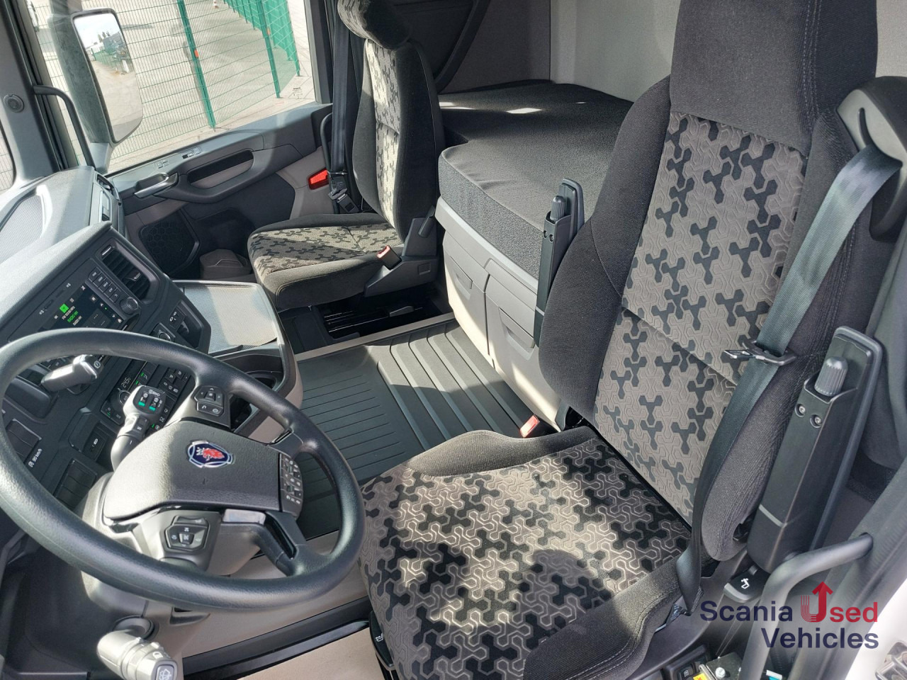 SCANIA R 460 A4x2NA - Kipphydraulik!!! - Sattelzugmaschine: das Bild 2 SCANIA R 460 A4x2NA - Kipphydraulik!!! - Sattelzugmaschine: das Bild 2