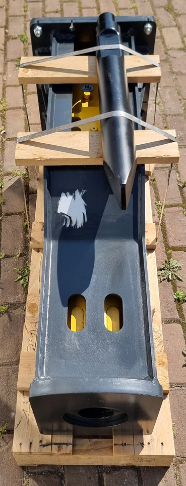 MUSTANG HM550 - Hydraulikhammer für Bagger: das Bild 5 MUSTANG HM550 - Hydraulikhammer für Bagger: das Bild 5