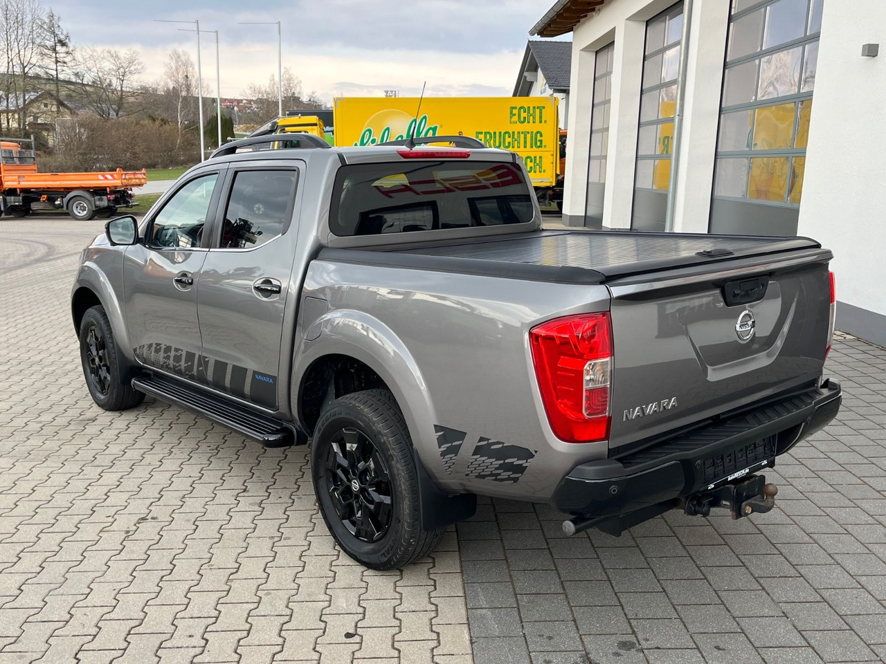 Nissan Navara NP300 N-Guard Double Cab 4x4 - SUV/ Geländewagen: das Bild 5 Nissan Navara NP300 N-Guard Double Cab 4x4 - SUV/ Geländewagen: das Bild 5