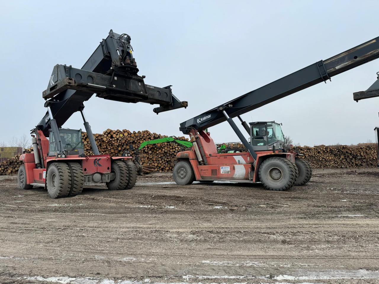 KALMAR DRF420-60S5 BJ: 2011 BStd: 23579h - Containerstapler: das Bild 5 KALMAR DRF420-60S5 BJ: 2011 BStd: 23579h - Containerstapler: das Bild 5