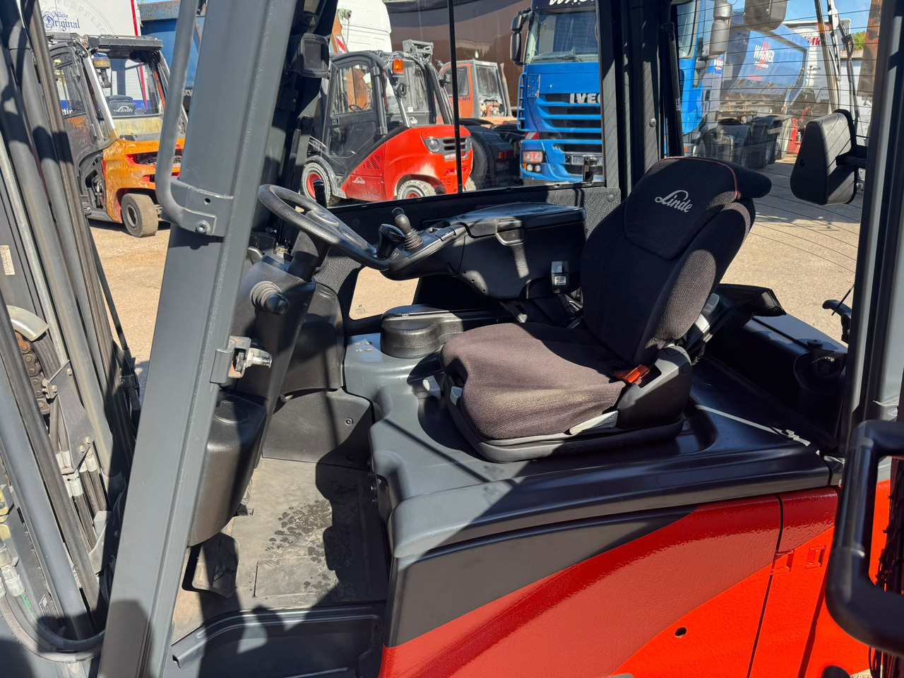 LINDE E20PHL-02 Elektro Triplex Kabine Heizung integriertes Ladegerät - Elektrostapler: das Bild 5 LINDE E20PHL-02 Elektro Triplex Kabine Heizung integriertes Ladegerät - Elektrostapler: das Bild 5