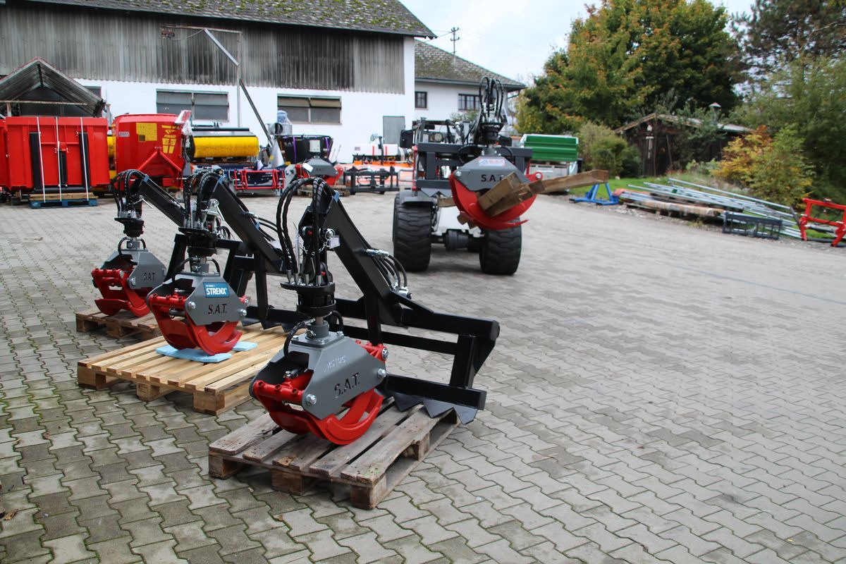 SAT - Rückezange mit Auslegearm - Neumaschine - Forsttechnik: das Bild 2 SAT - Rückezange mit Auslegearm - Neumaschine - Forsttechnik: das Bild 2