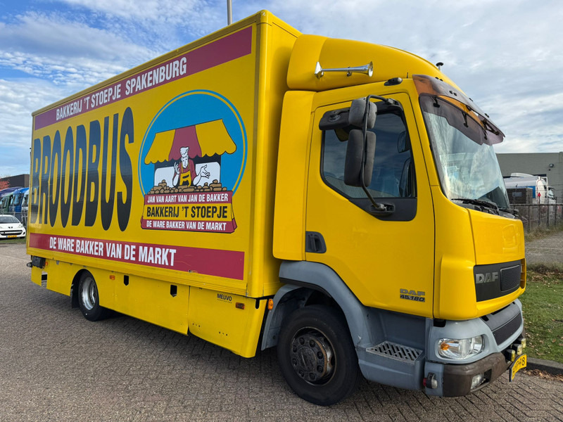 DAF LF 45.180 / Manual / Tail Lift / NL Truck - Koffer LKW: das Bild 2 DAF LF 45.180 / Manual / Tail Lift / NL Truck - Koffer LKW: das Bild 2