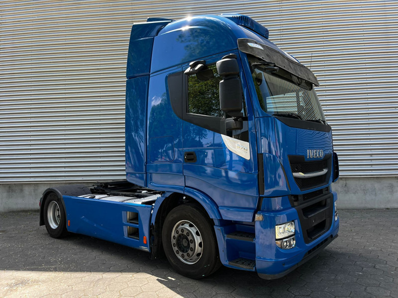 Iveco Stralis AS 570 / Retarder / Roof Klima / 2 Tanks / 2 In Stock - Sattelzugmaschine: das Bild 2 Iveco Stralis AS 570 / Retarder / Roof Klima / 2 Tanks / 2 In Stock - Sattelzugmaschine: das Bild 2