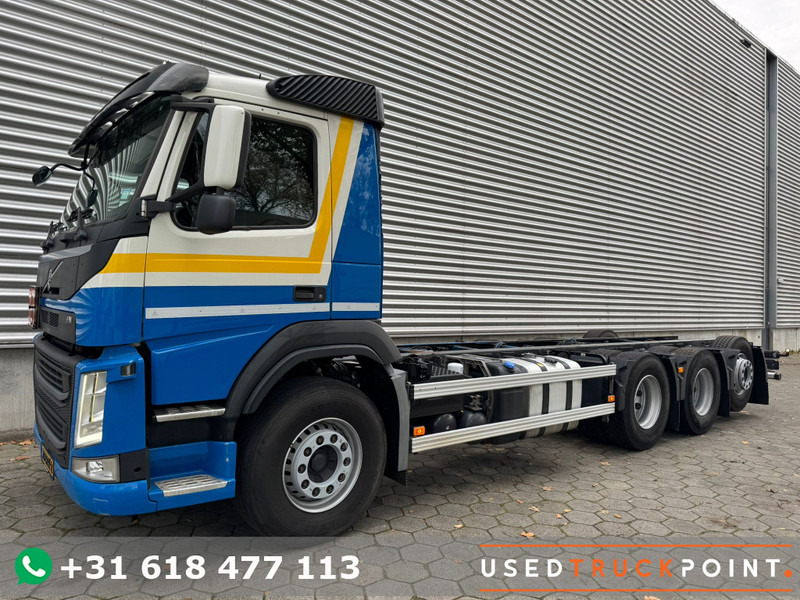 Volvo FM 410 / 8X4 / I-Shift / ADR / Tridem / TUV: 6-2026 / NL Truck - Fahrgestell LKW: das Bild 1 Volvo FM 410 / 8X4 / I-Shift / ADR / Tridem / TUV: 6-2026 / NL Truck - Fahrgestell LKW: das Bild 1