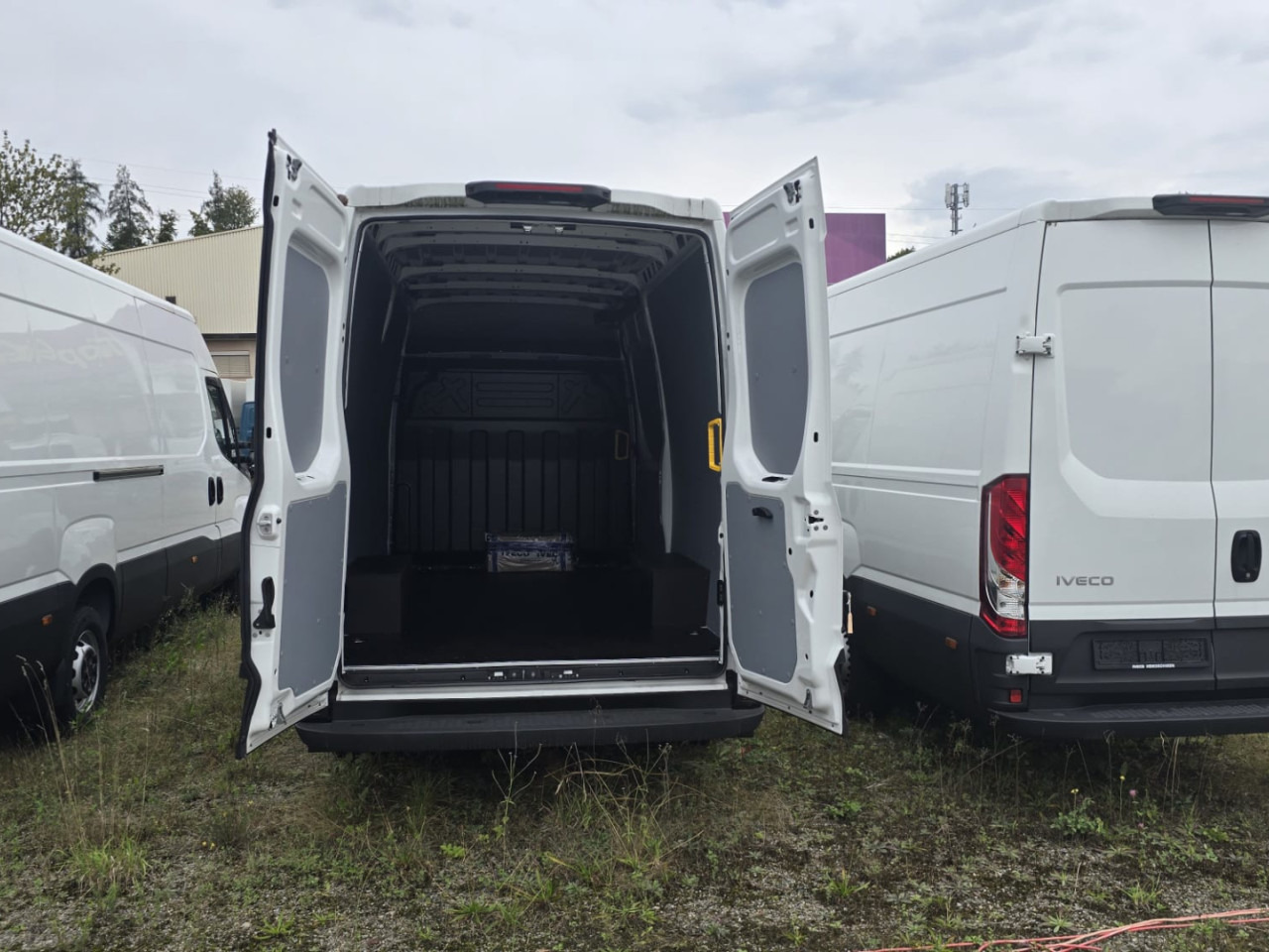 IVECO DAILY 38S14E V - Kastenwagen, Elektro-Transporter: das Bild 3 IVECO DAILY 38S14E V - Kastenwagen, Elektro-Transporter: das Bild 3
