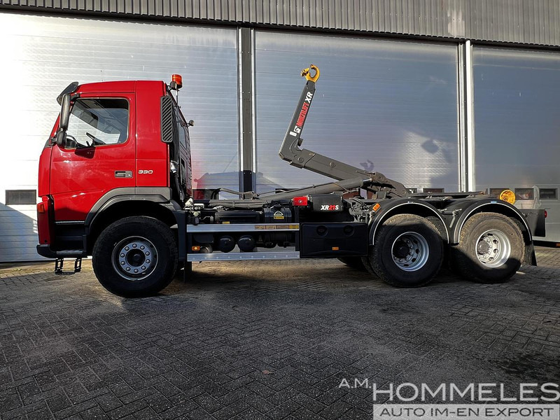 Volvo FM 330 6X4, Multilift - Abrollkipper: das Bild 2 Volvo FM 330 6X4, Multilift - Abrollkipper: das Bild 2