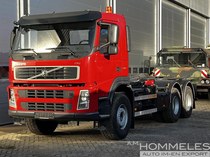 Volvo FM 330 6X4, Multilift - Abrollkipper: das Bild 3 Volvo FM 330 6X4, Multilift - Abrollkipper: das Bild 3