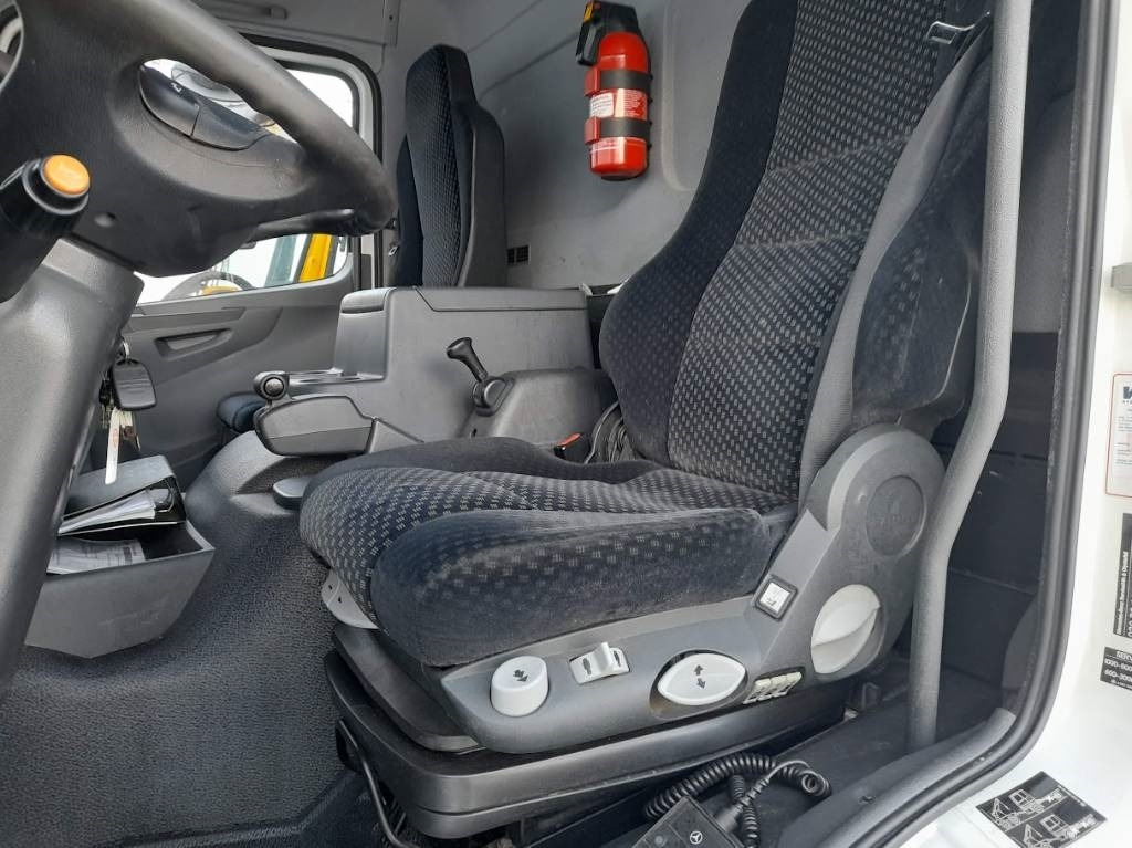Mercedes-Benz Atego - Koffer LKW: das Bild 4 Mercedes-Benz Atego - Koffer LKW: das Bild 4