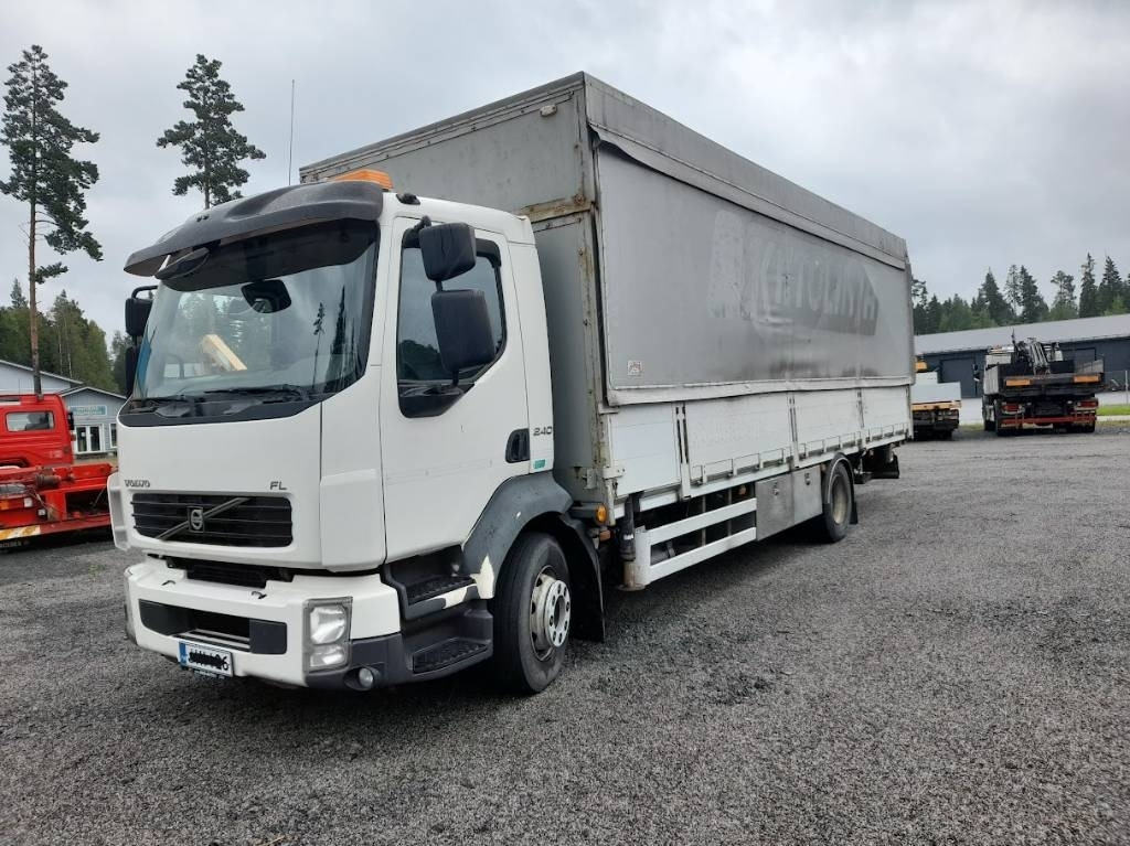 Volvo FL 240 - Autokran: das Bild 3 Volvo FL 240 - Autokran: das Bild 3