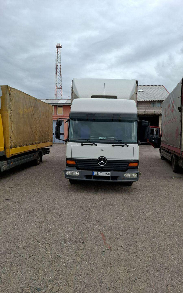 Mercedes-Benz 818 L - Plane LKW: das Bild 3 Mercedes-Benz 818 L - Plane LKW: das Bild 3